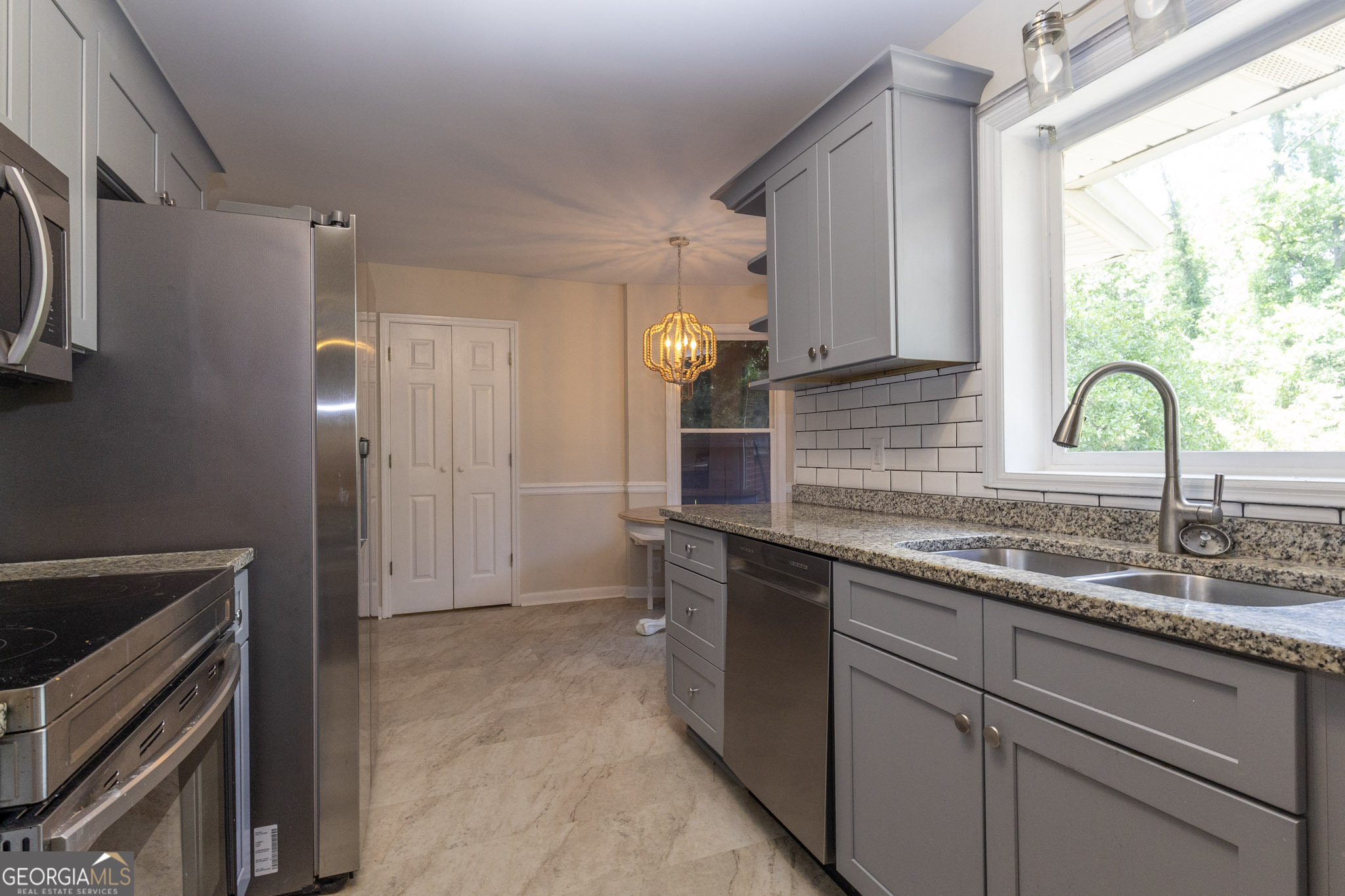 408 Skyway Drive Property Photo 10