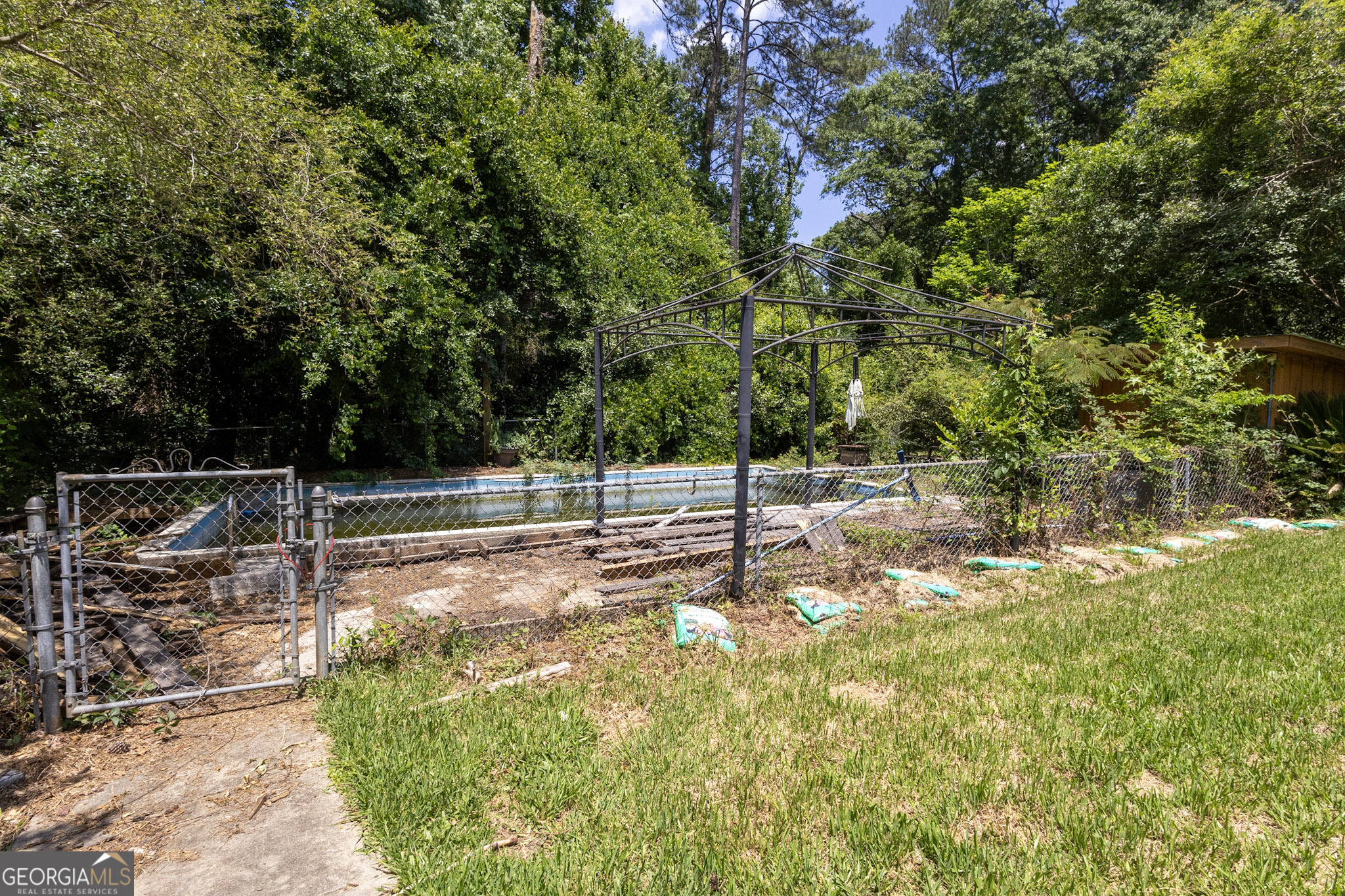 408 Skyway Drive Property Photo 37