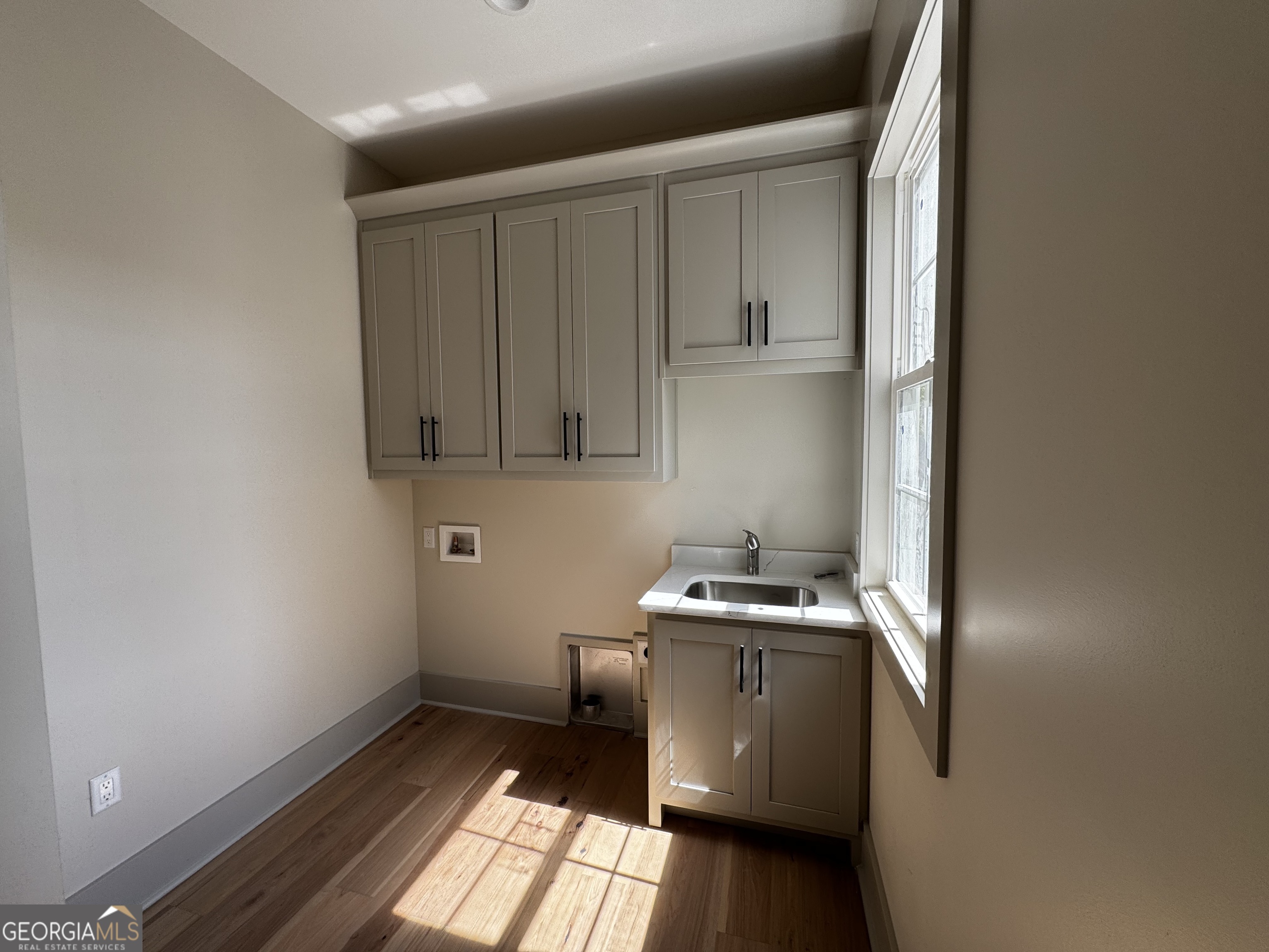260 Edgewater Trail S Property Photo 18