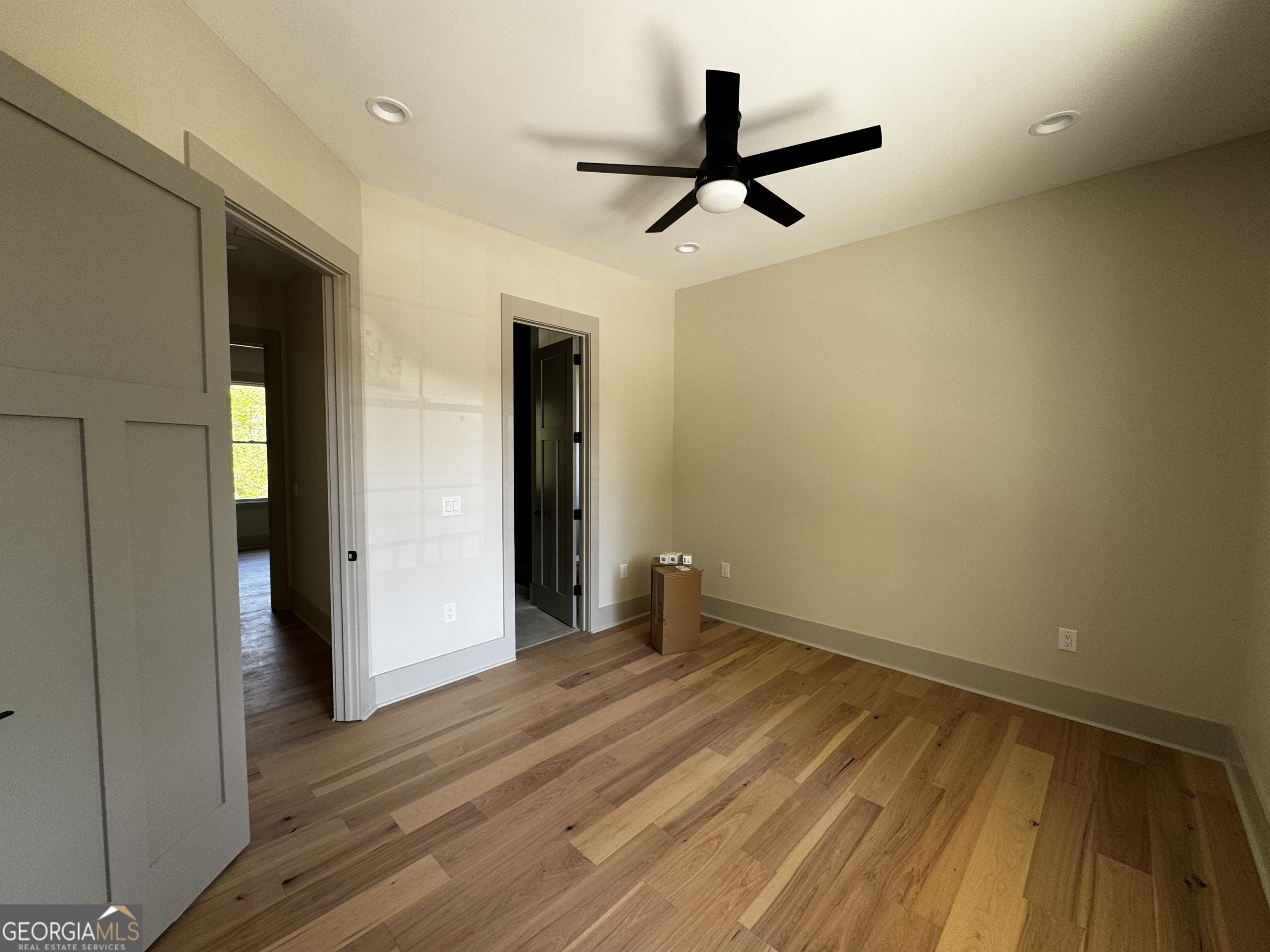 260 Edgewater Trail S Property Photo 30