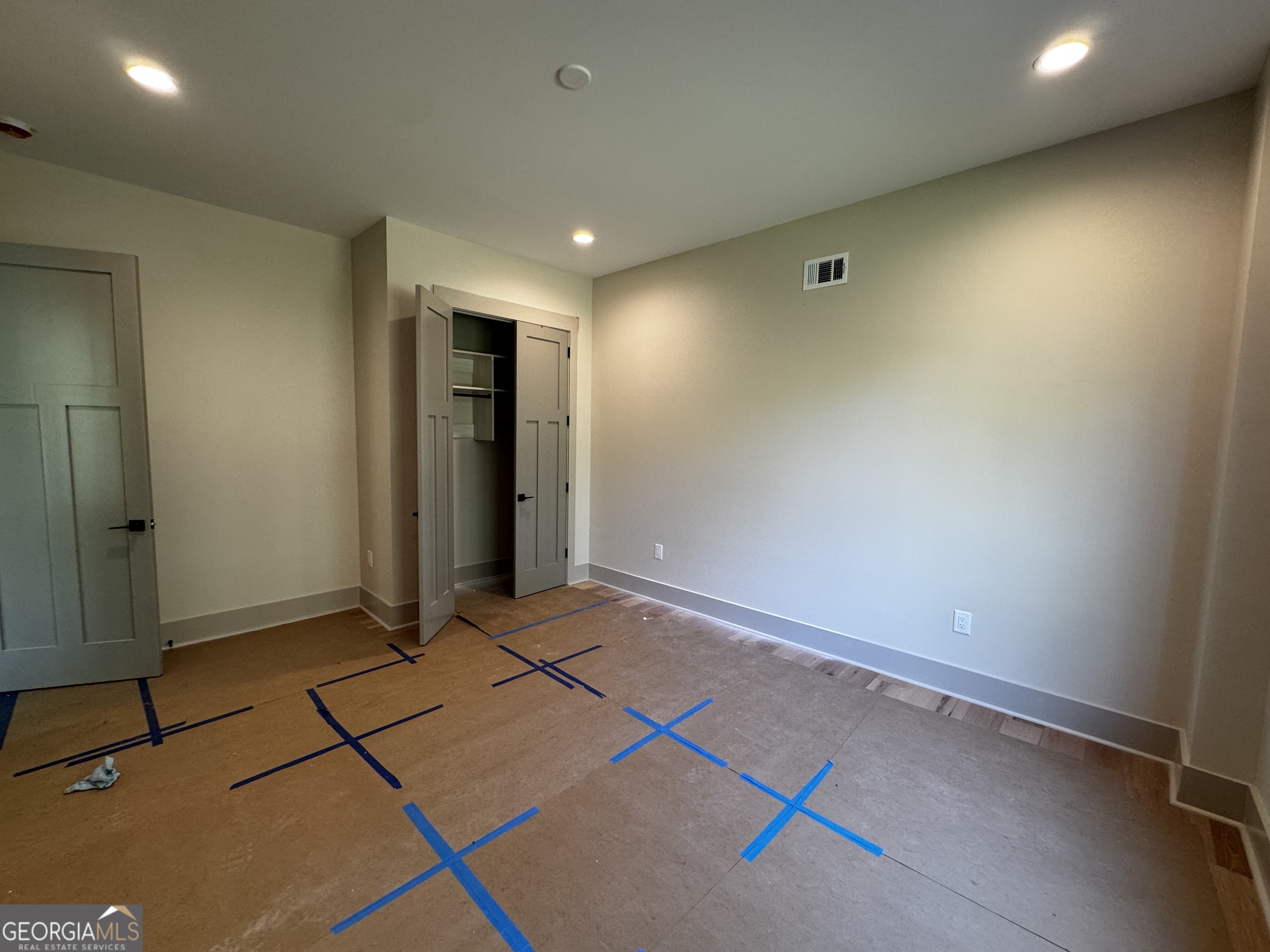 260 Edgewater Trail S Property Photo 35