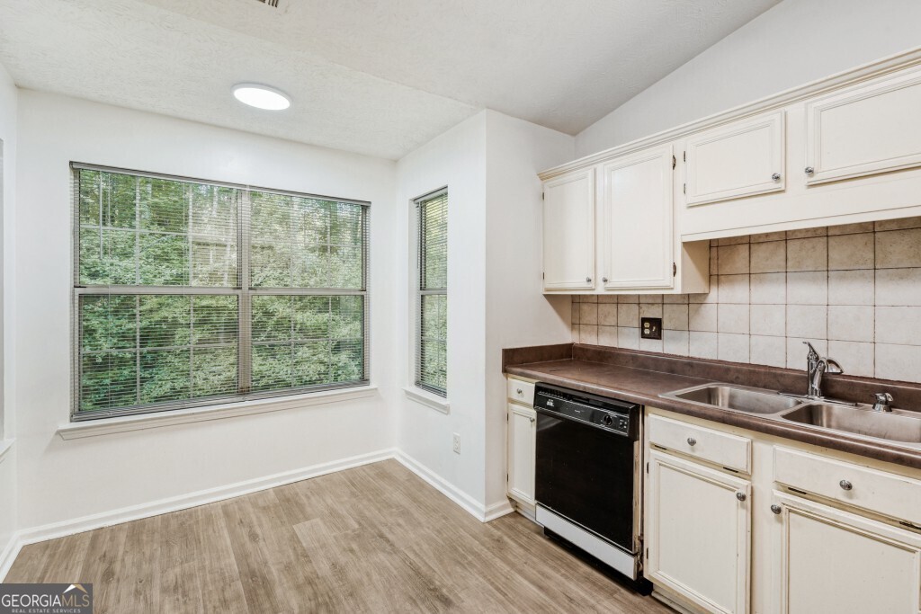 2032 Briar Trail Court Sw Property Photo 8