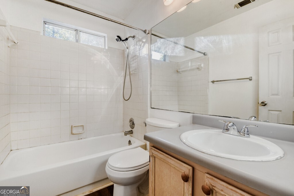 2032 Briar Trail Court Sw Property Photo 14