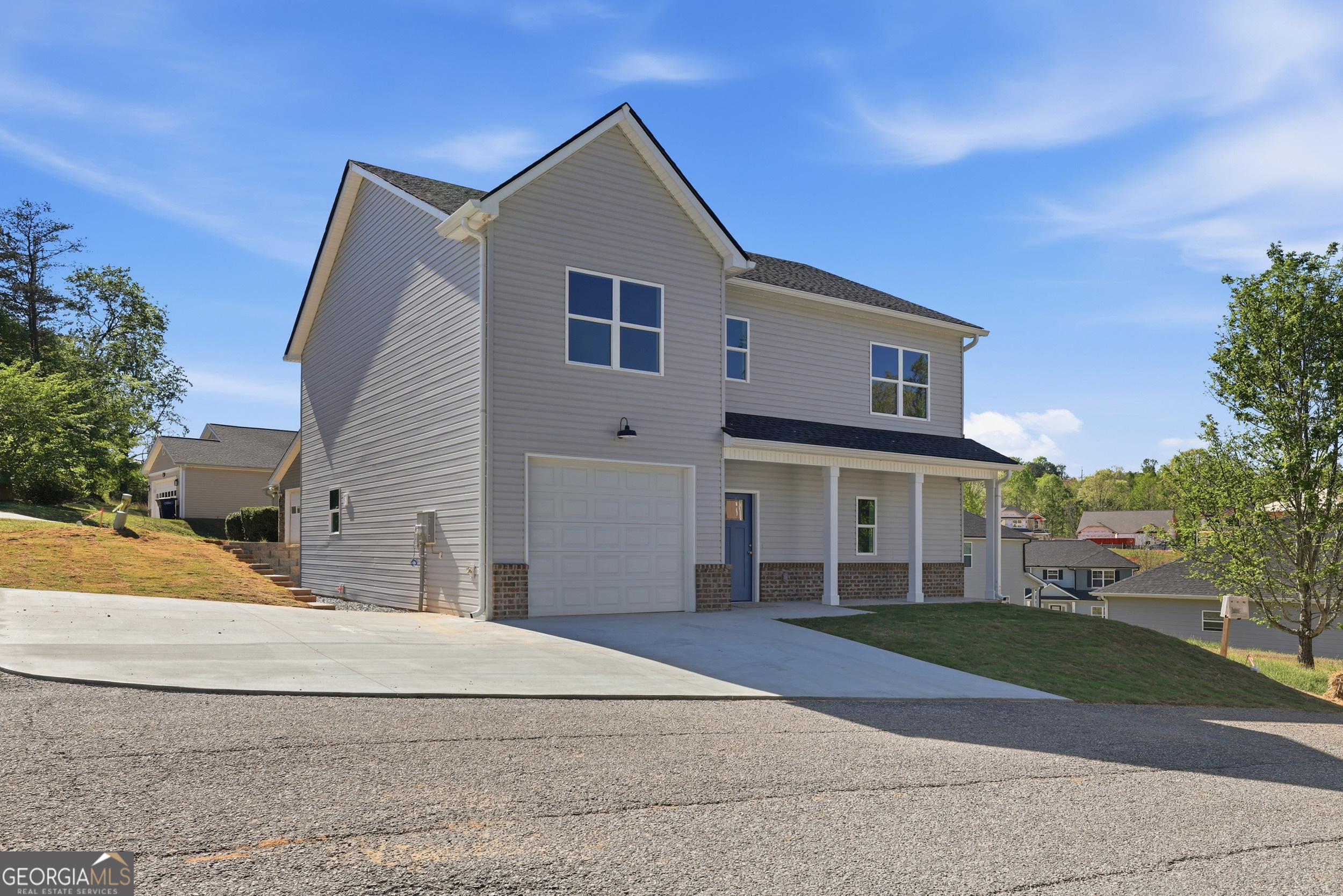 139 Saluda Drive Property Photo 1