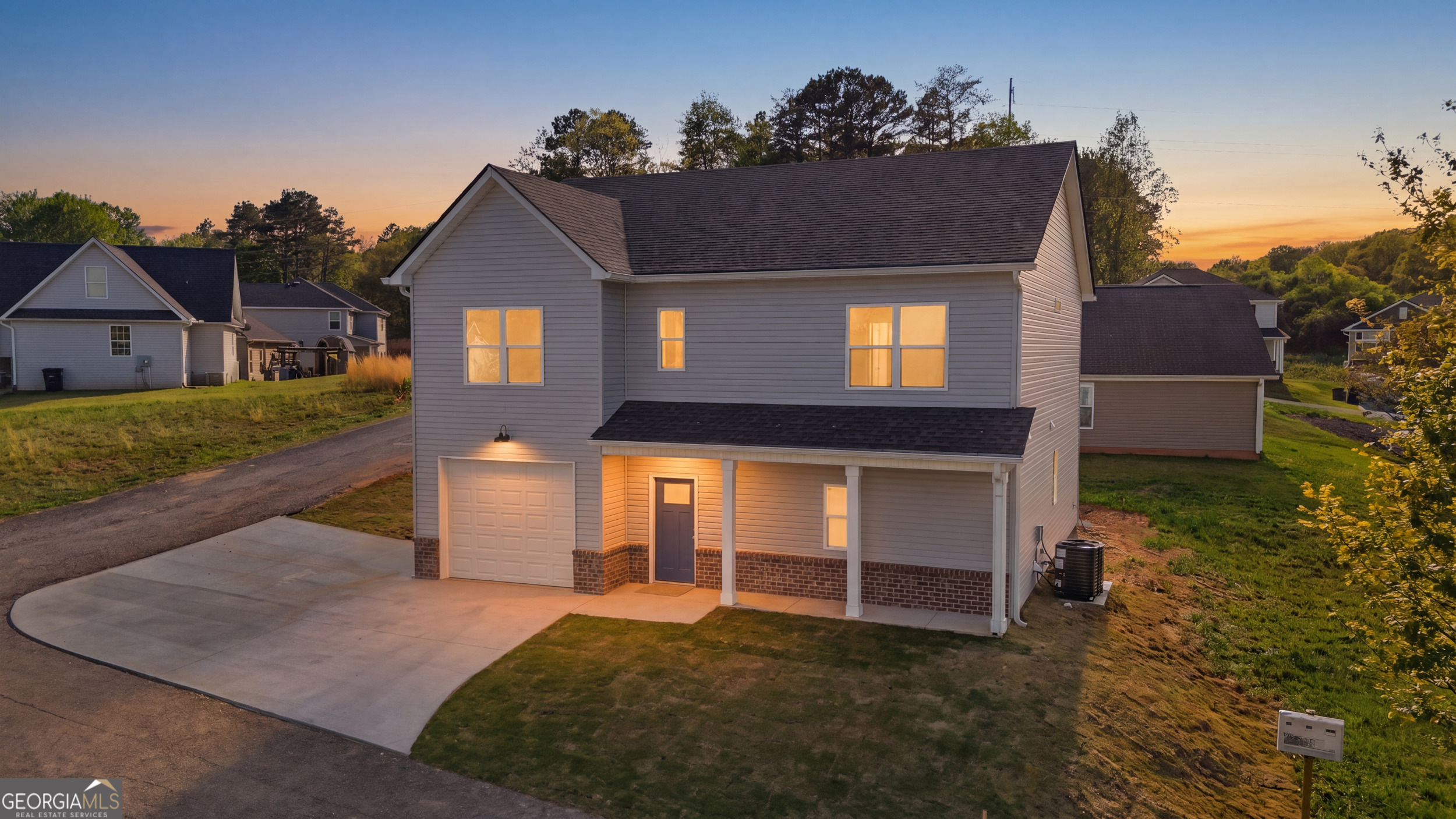 139 Saluda Drive Property Photo 2