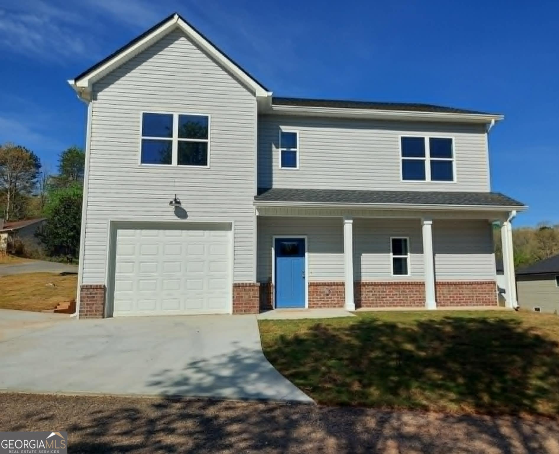 139 Saluda Drive Property Photo 3