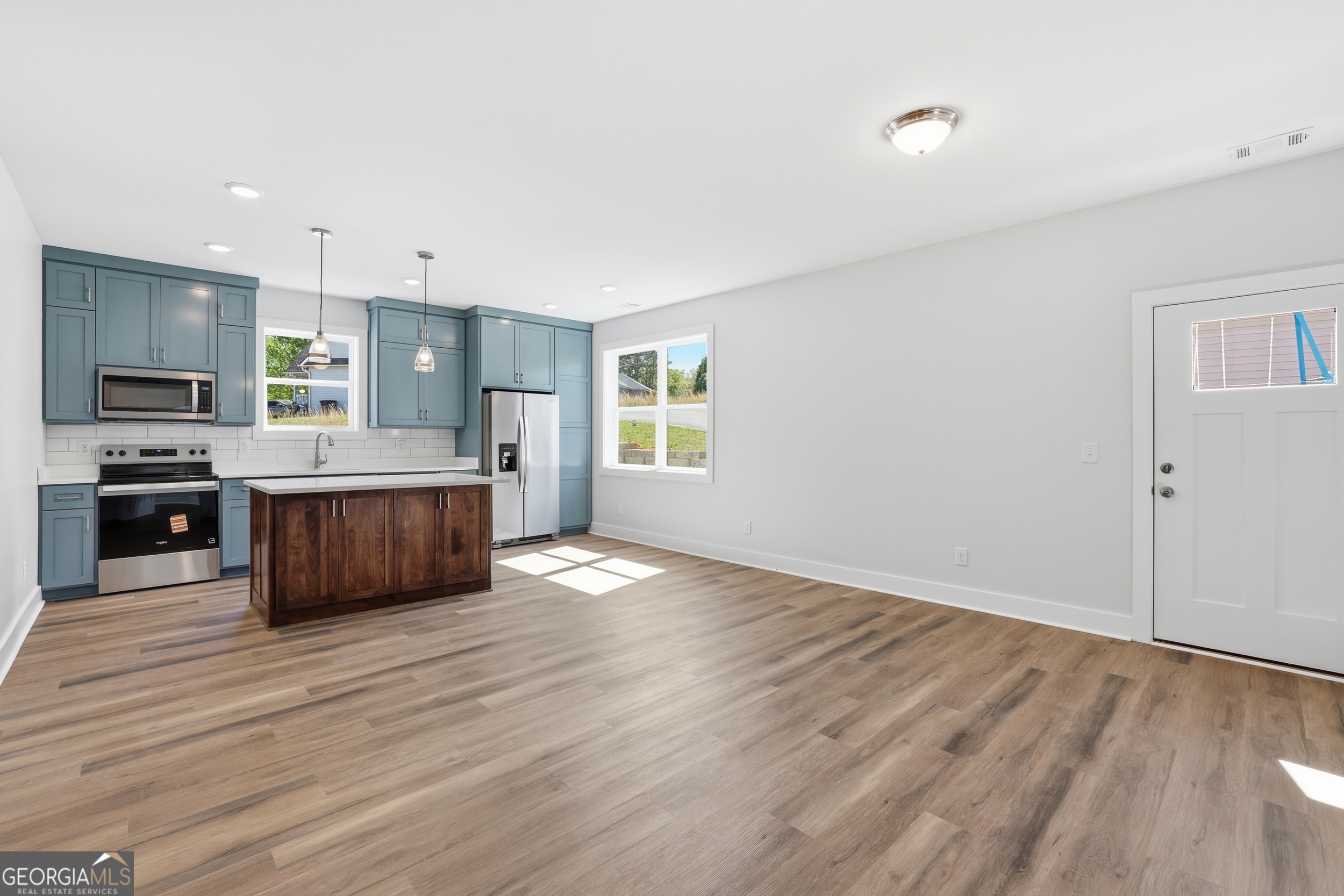 139 Saluda Drive Property Photo 13