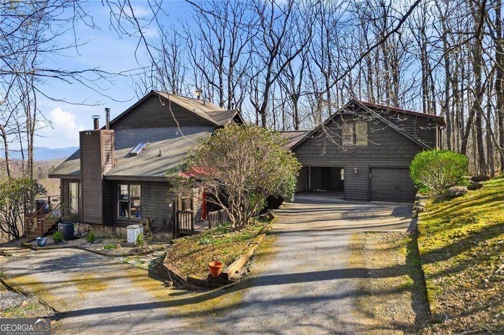 664 Renate Drive Property Photo 4