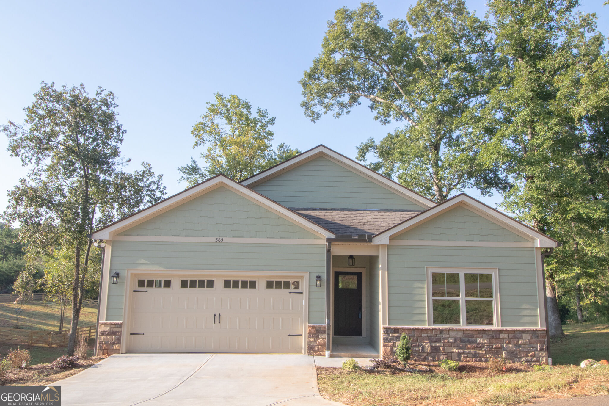 365 Hunts Ridge Drive Property Photo 1