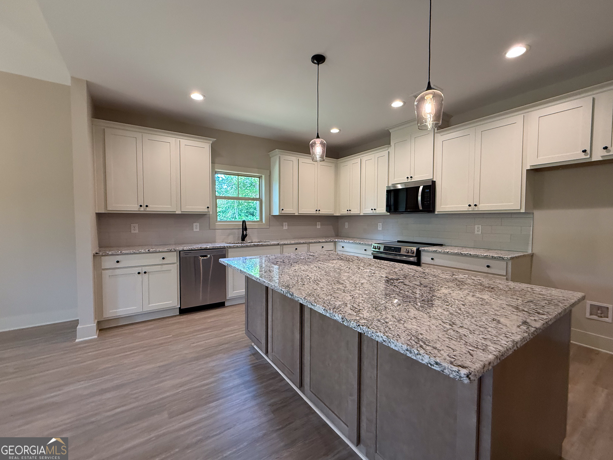 365 Hunts Ridge Drive Property Photo 6