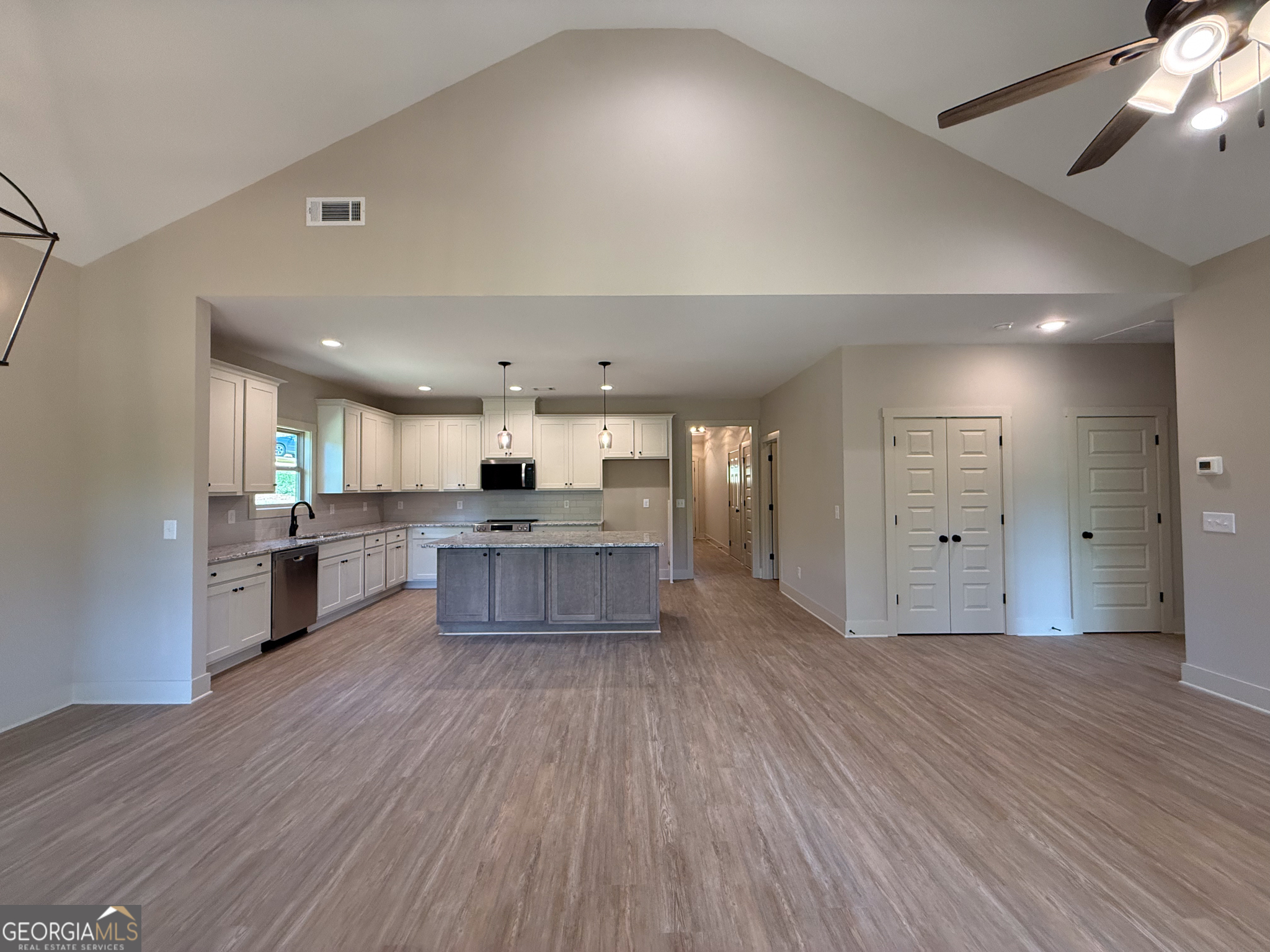 365 Hunts Ridge Drive Property Photo 6