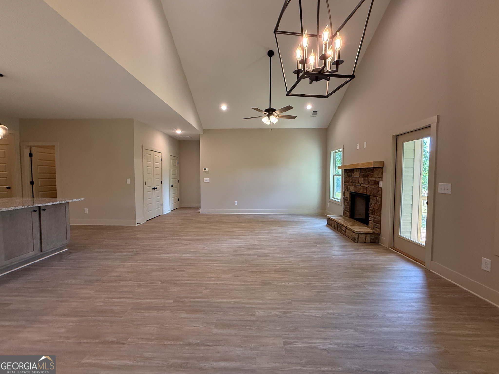 365 Hunts Ridge Drive Property Photo 14