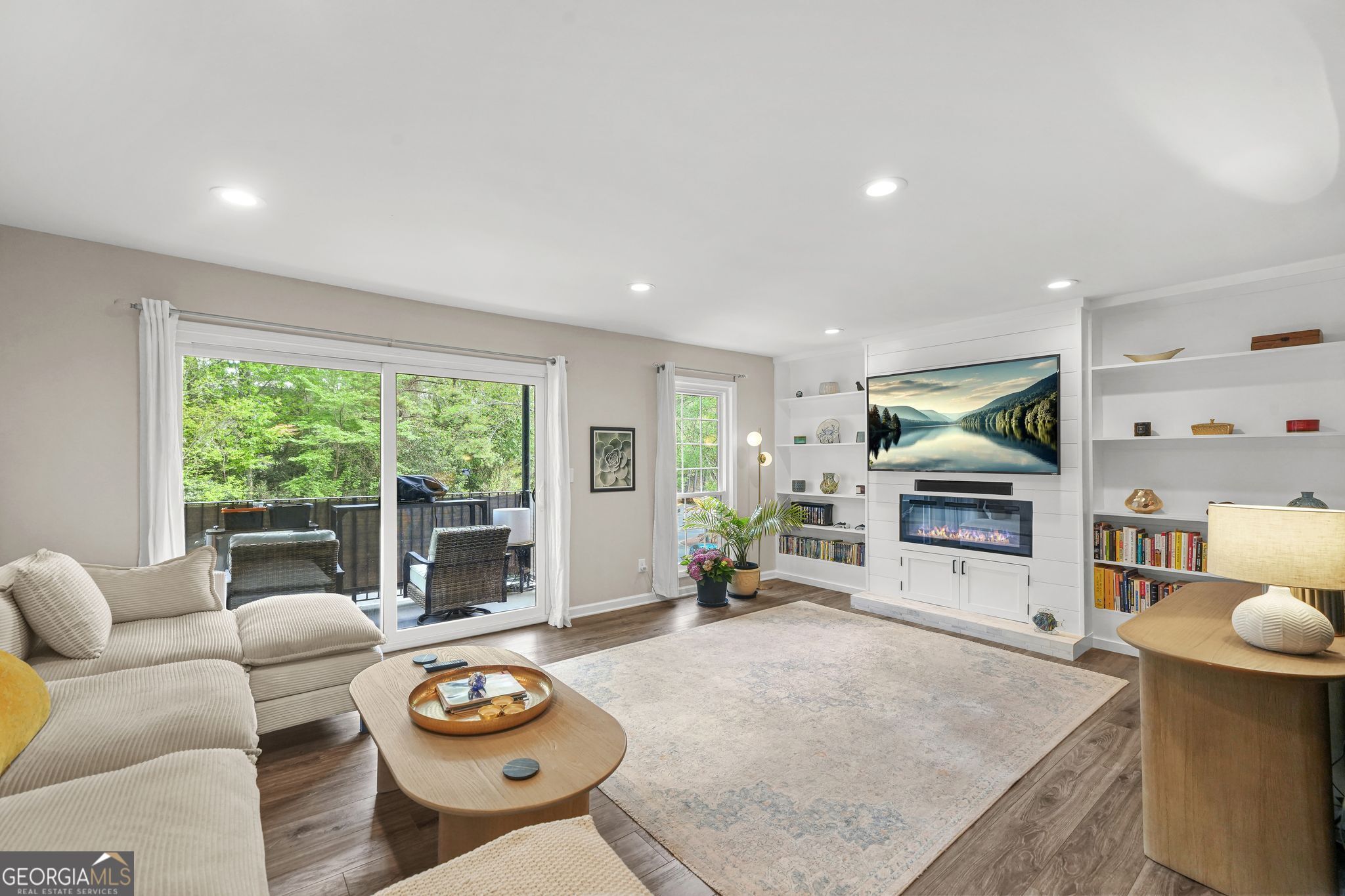 6851 Roswell Road # F30 Property Photo 6