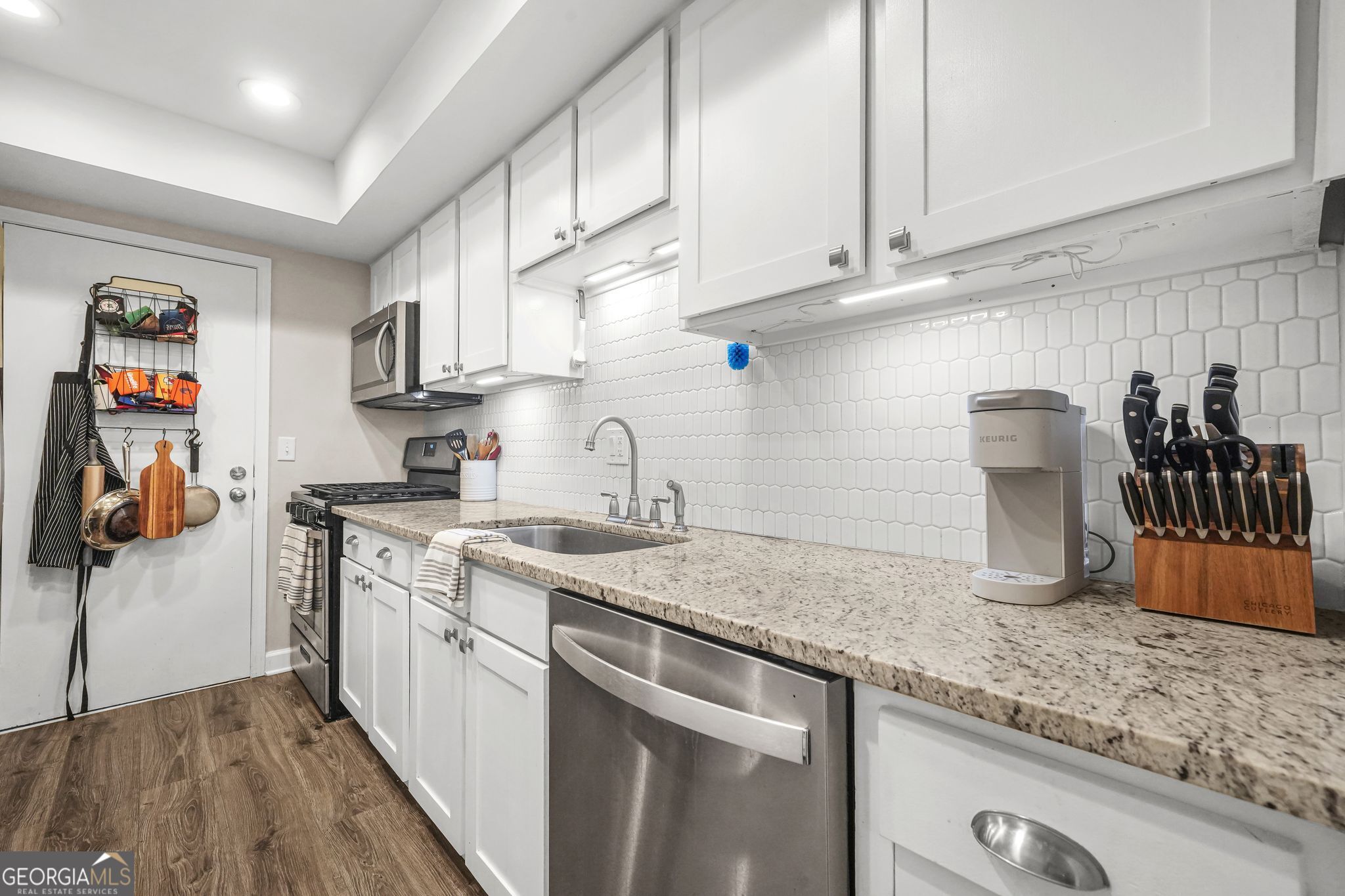 6851 Roswell Road # F30 Property Photo 13