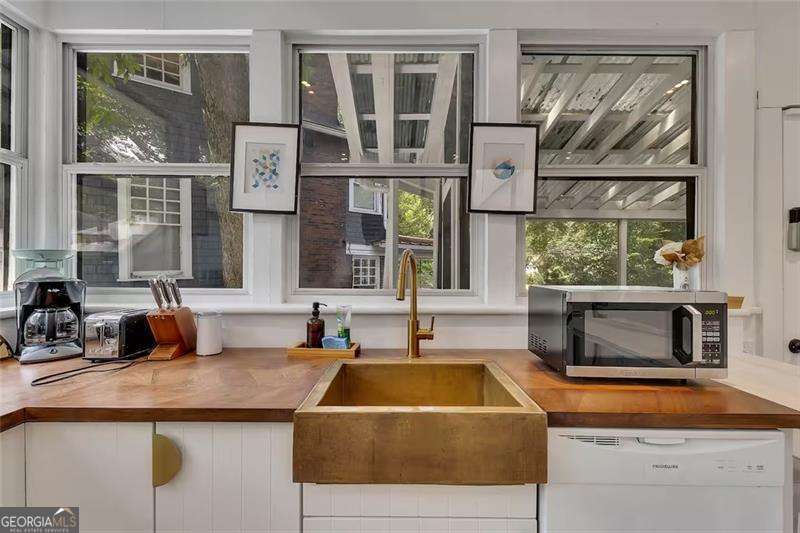 449 Greenwood Avenue Ne Property Photo 10