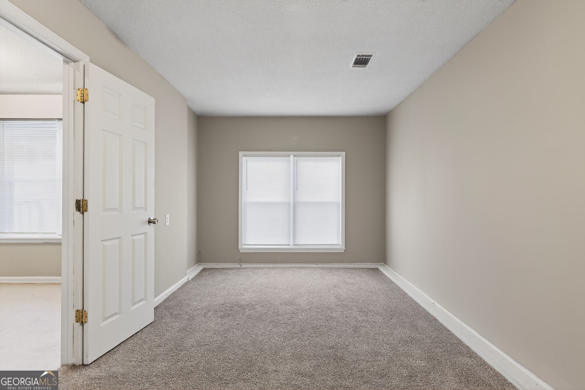 3638 Pebble Creek Drive Property Photo 9