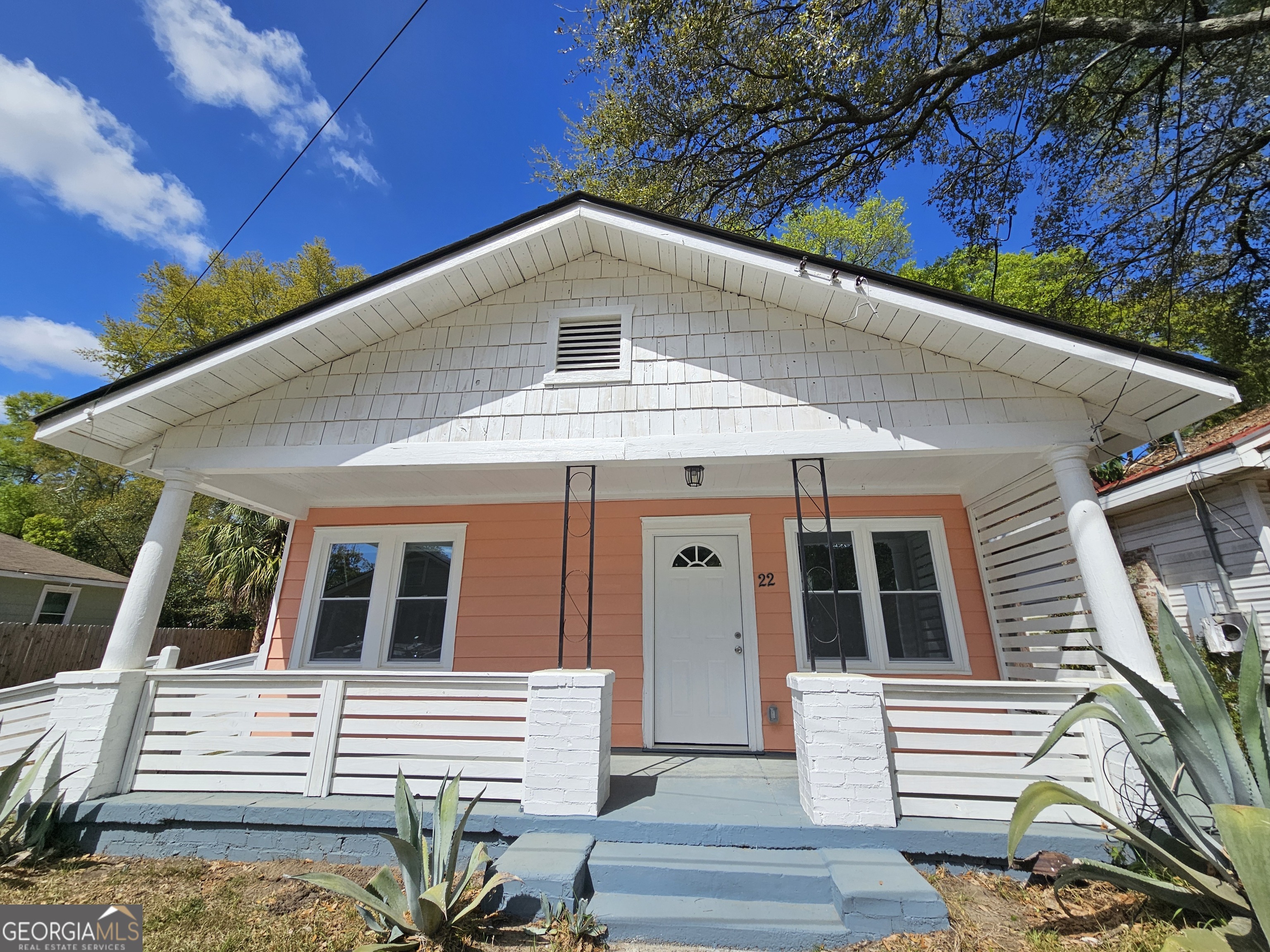 22 W 59th Street Property Photo 1
