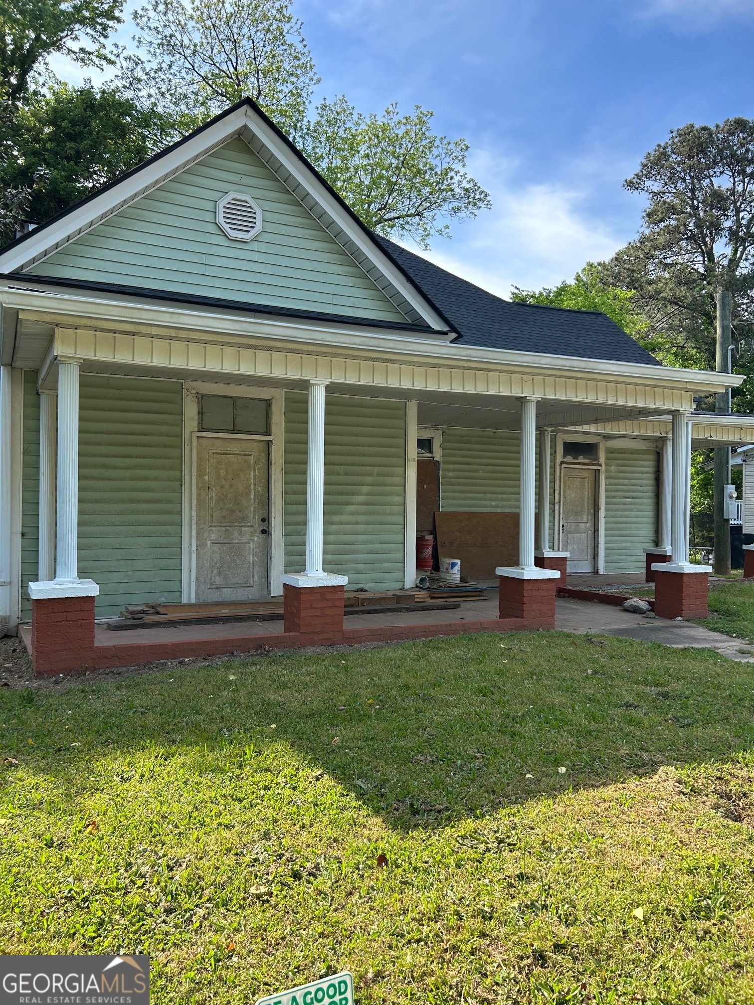 303 Grady Avenue Ne Property Photo 1