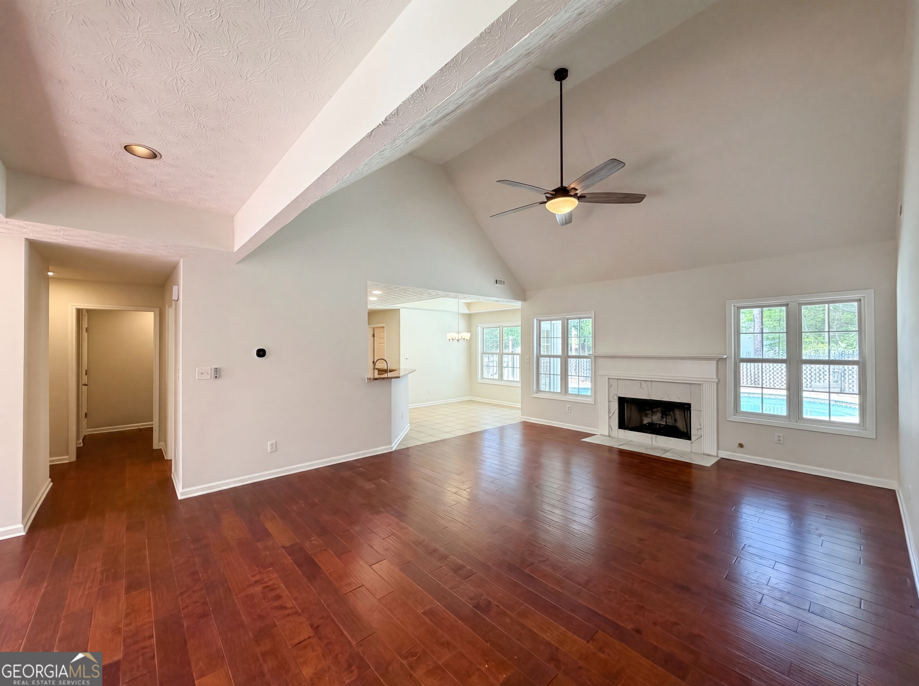 335 Hunters Glen Property Photo 3
