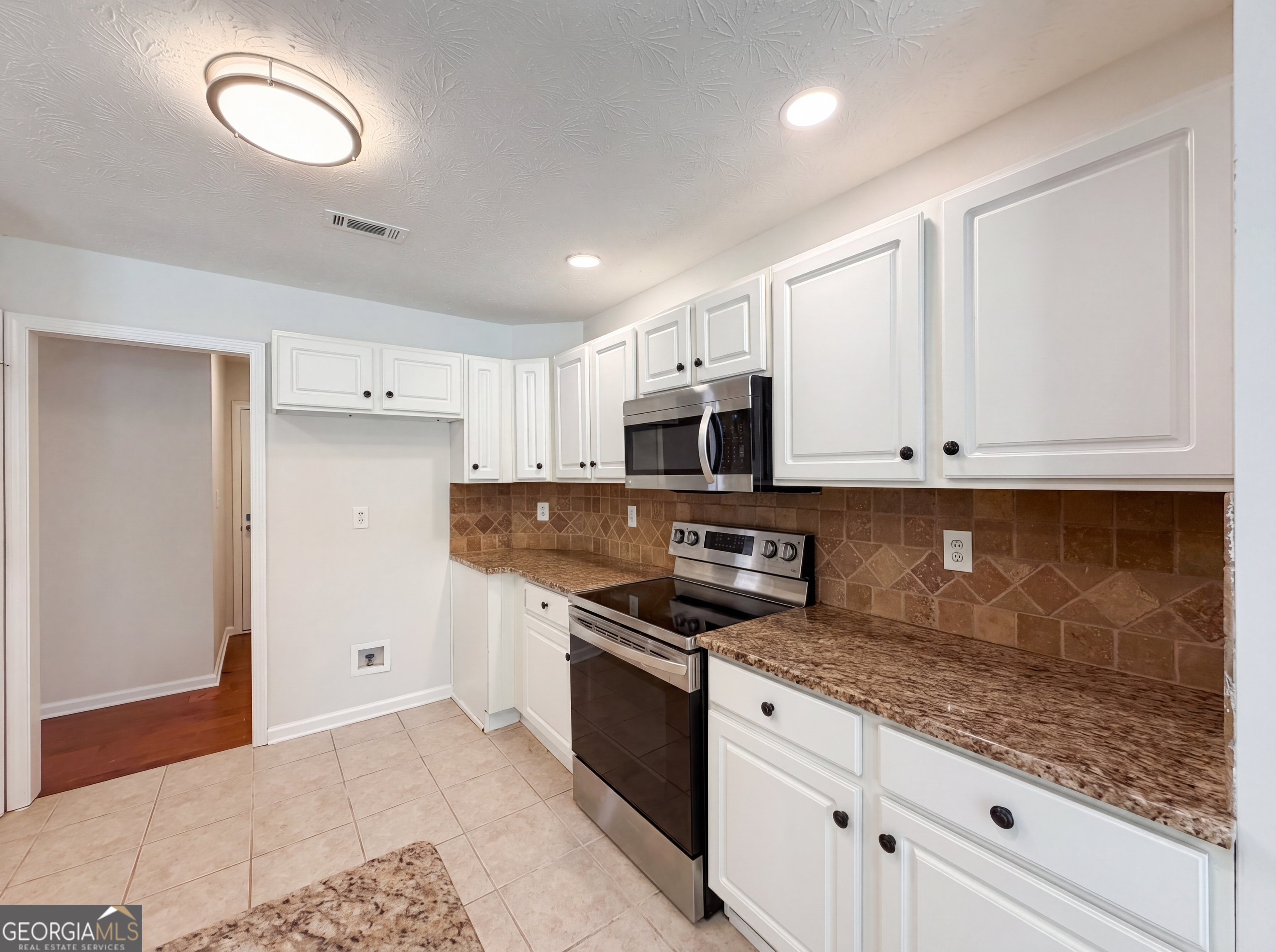 335 Hunters Glen Property Photo 15