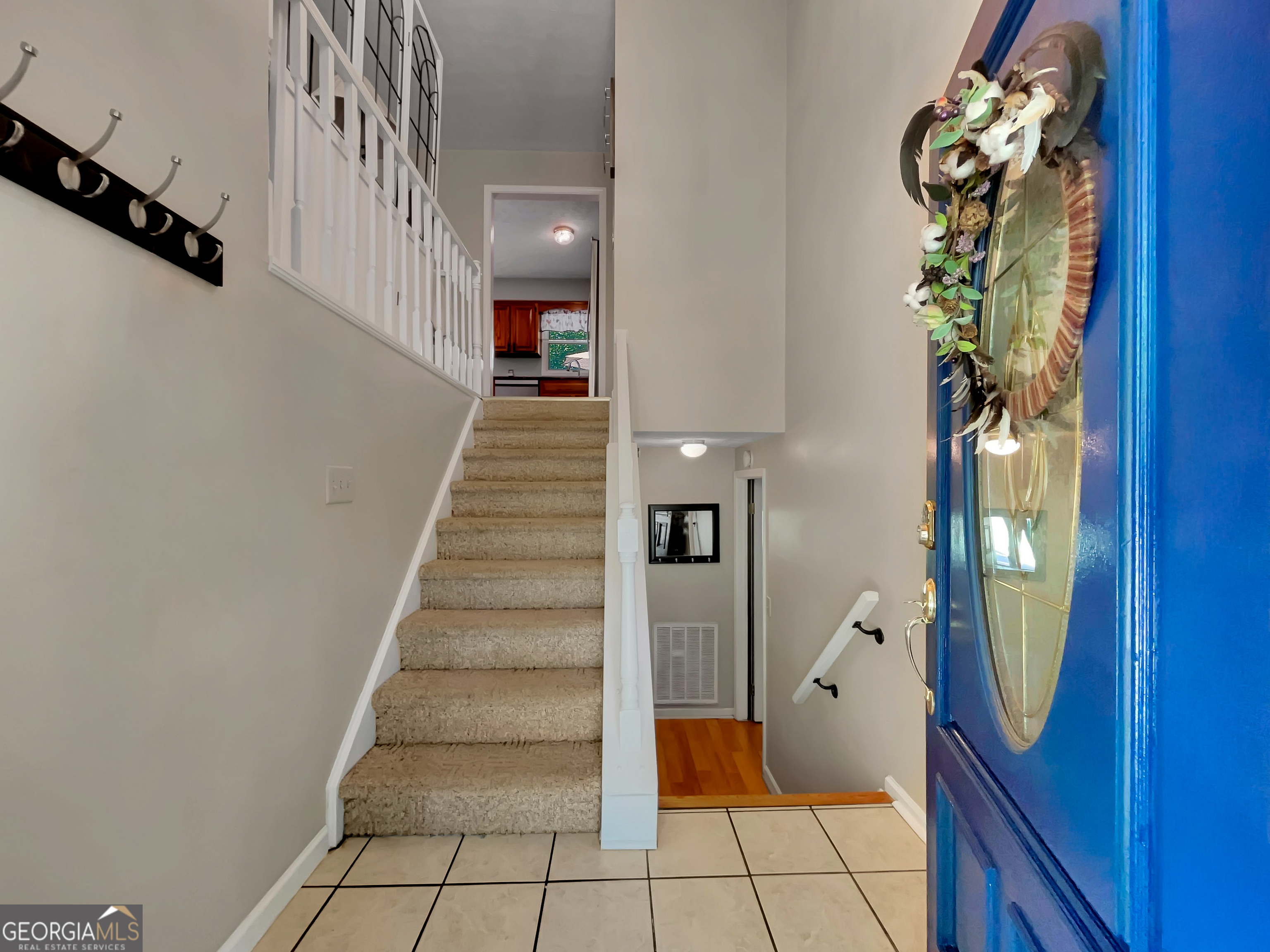 298 Hudson River Drive Property Photo 9