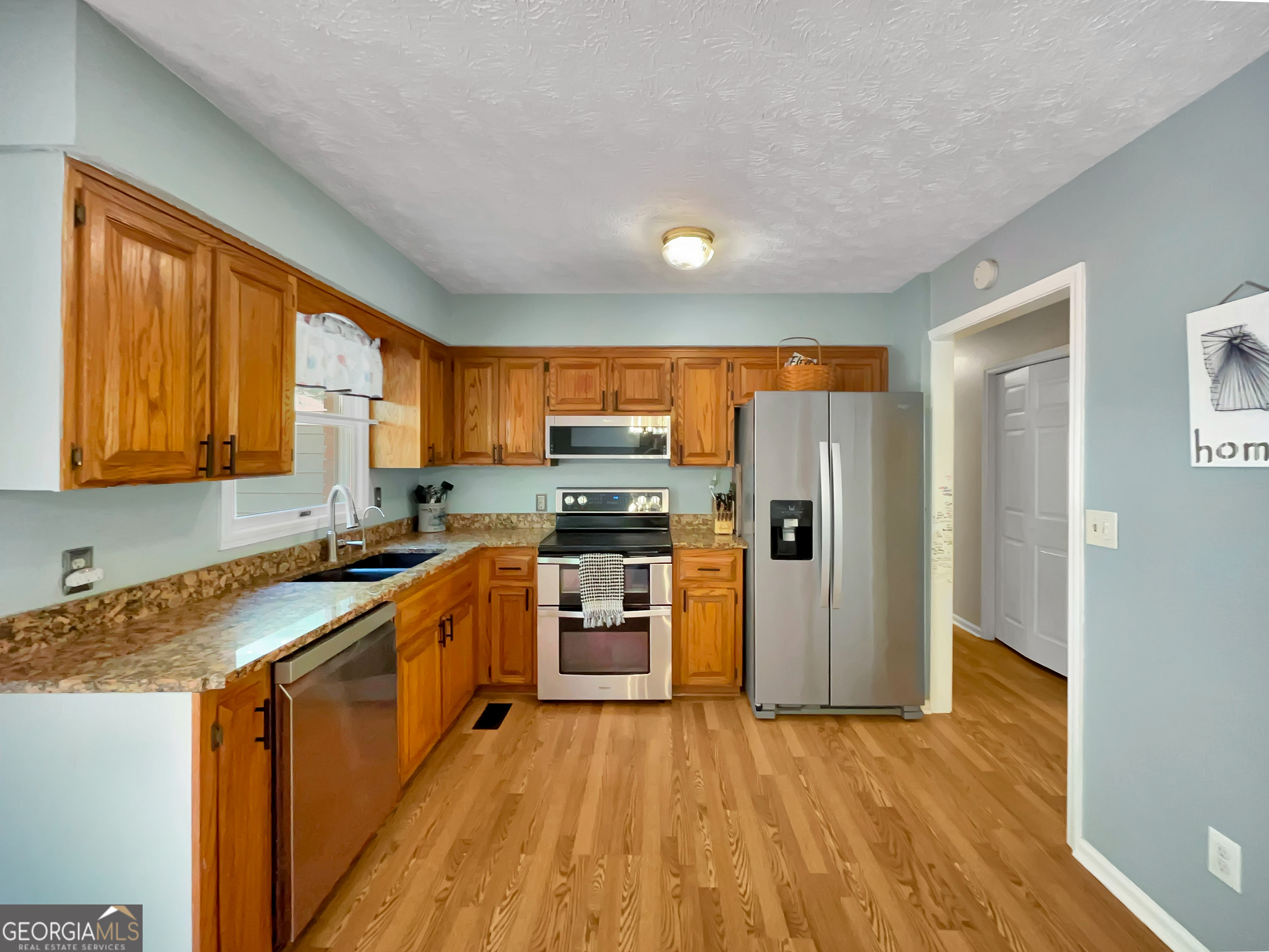 298 Hudson River Drive Property Photo 14