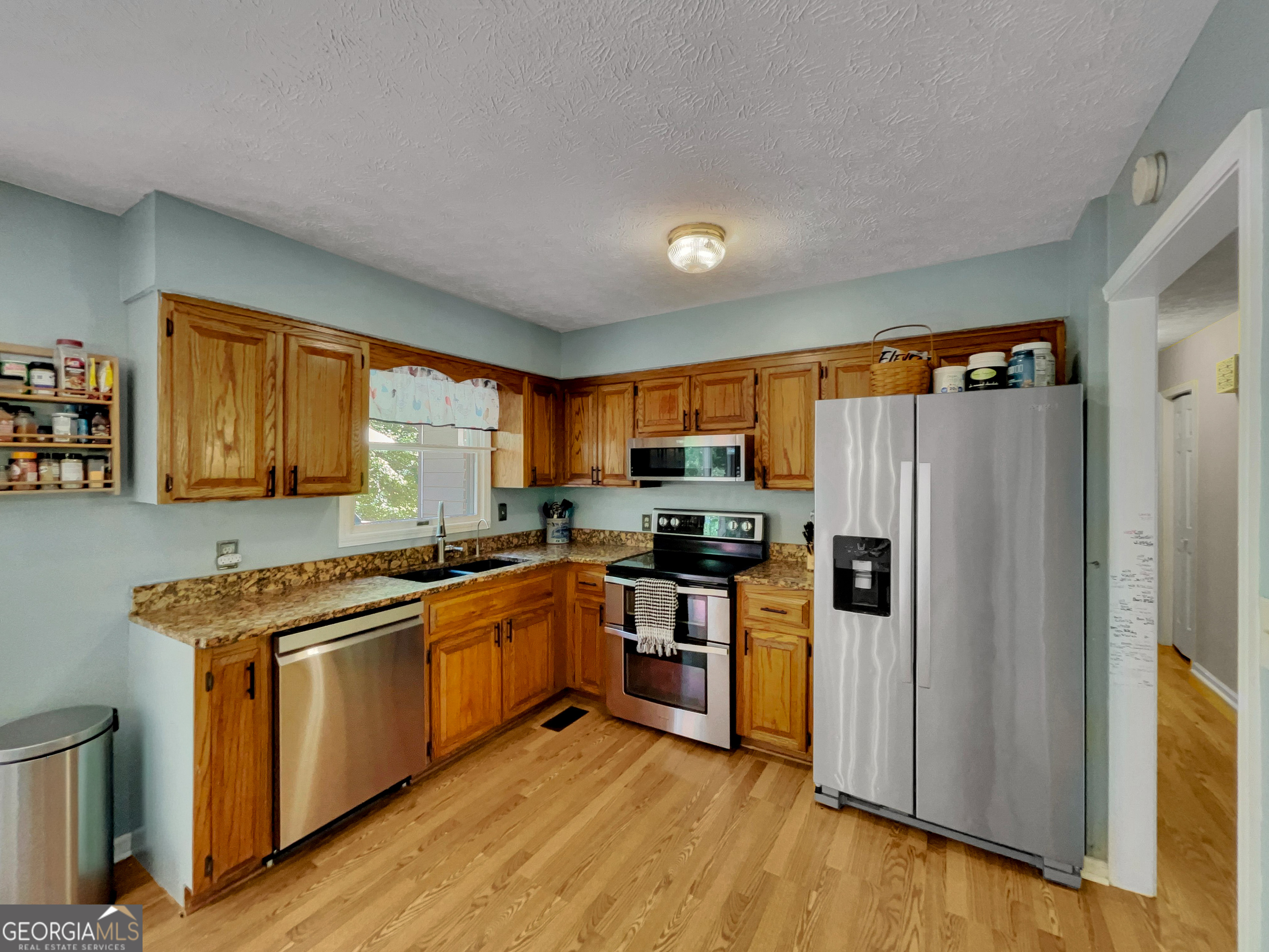 298 Hudson River Drive Property Photo 15