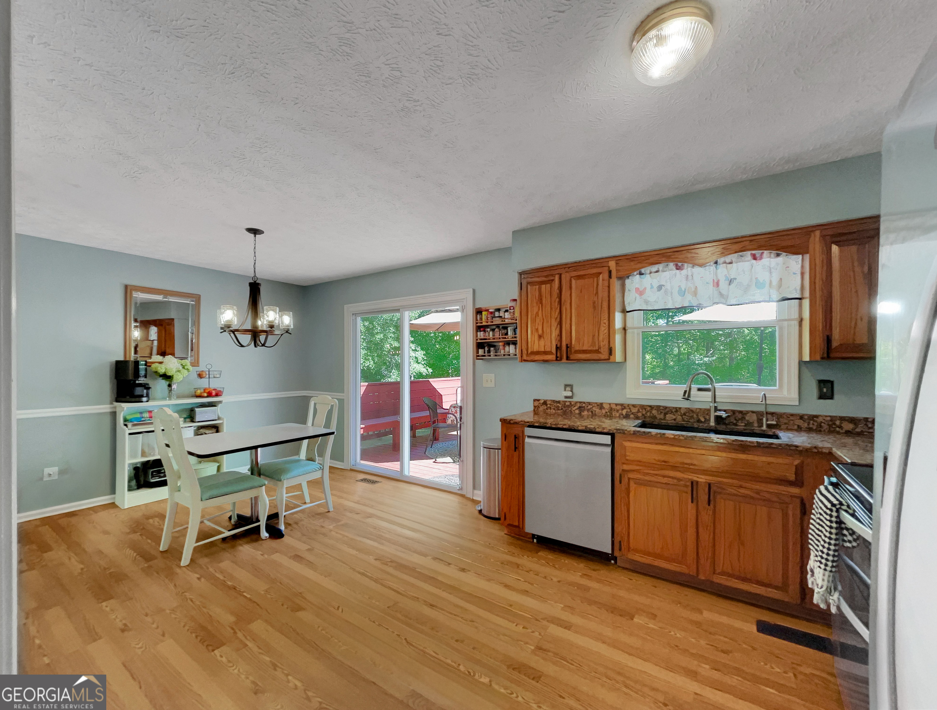 298 Hudson River Drive Property Photo 16