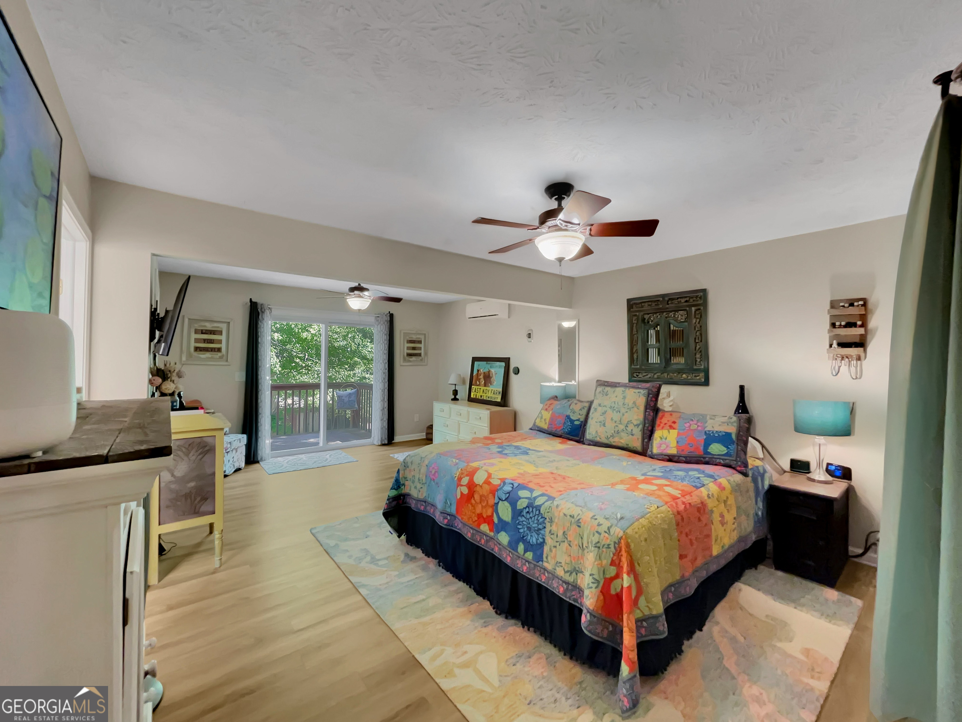 298 Hudson River Drive Property Photo 18