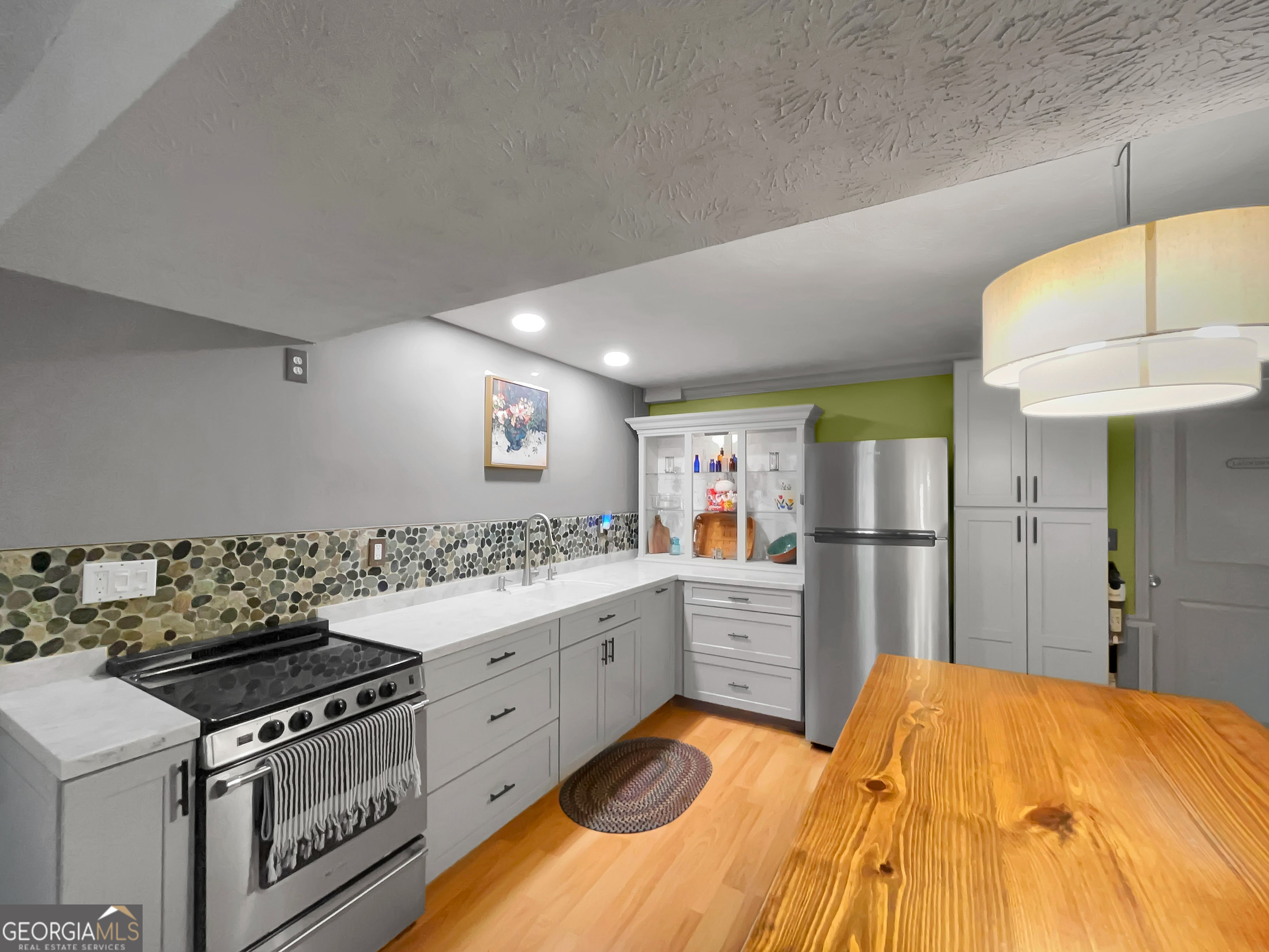 298 Hudson River Drive Property Photo 32