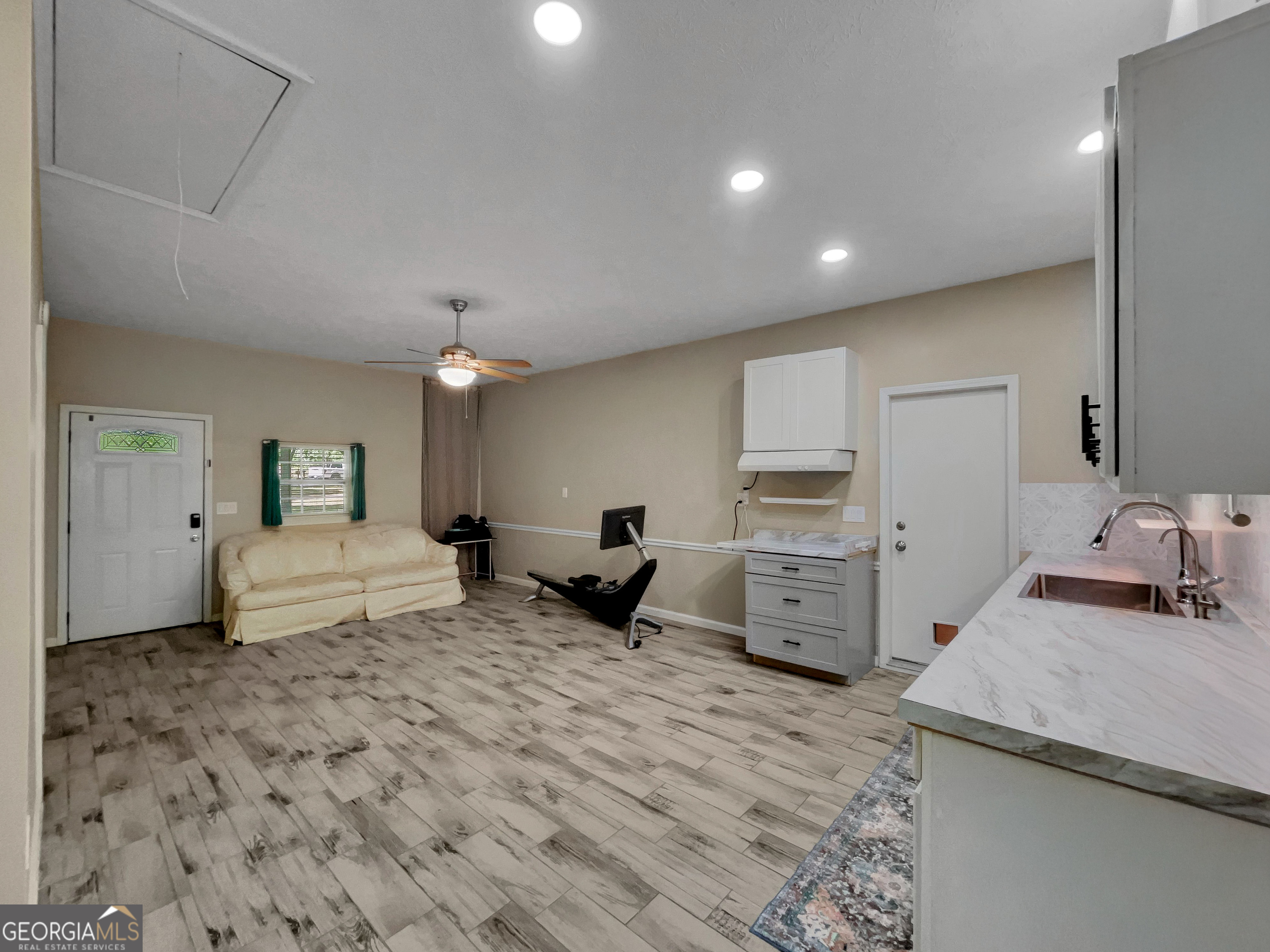 298 Hudson River Drive Property Photo 37