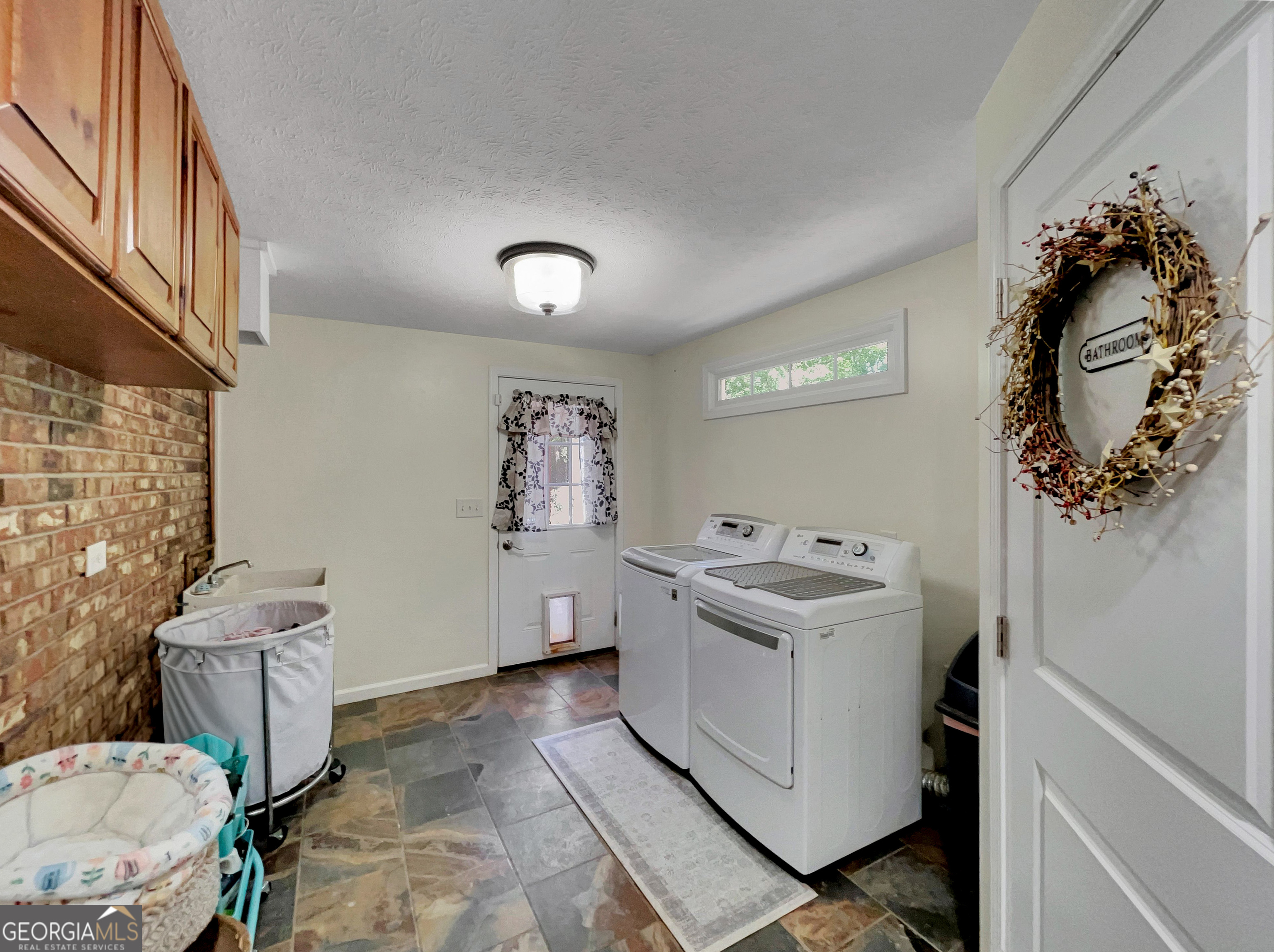 298 Hudson River Drive Property Photo 40