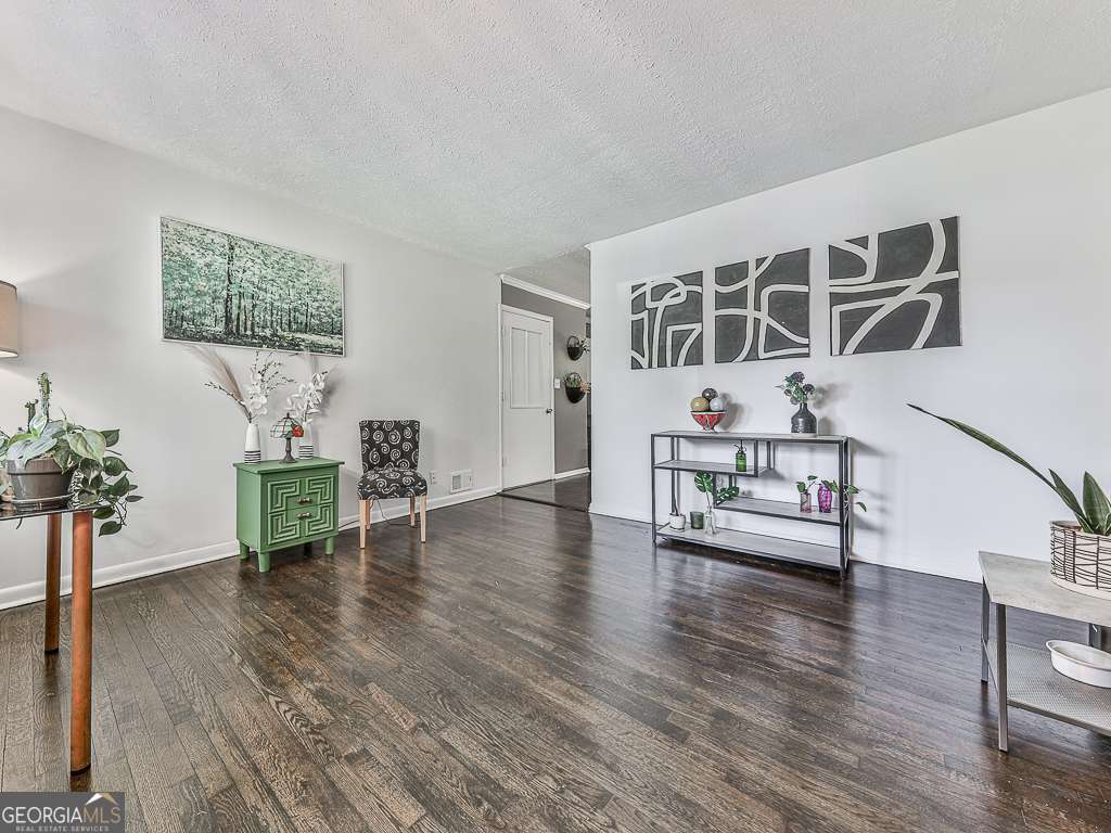 5950 John Street Property Photo 2