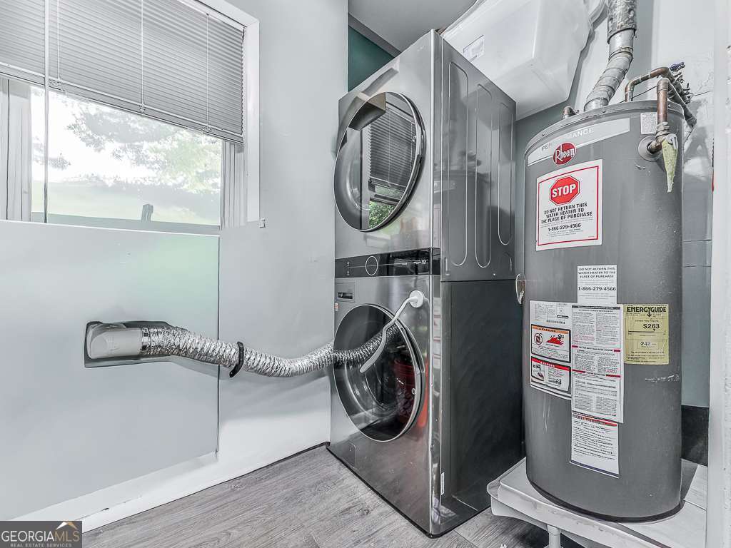 5950 John Street Property Photo 17