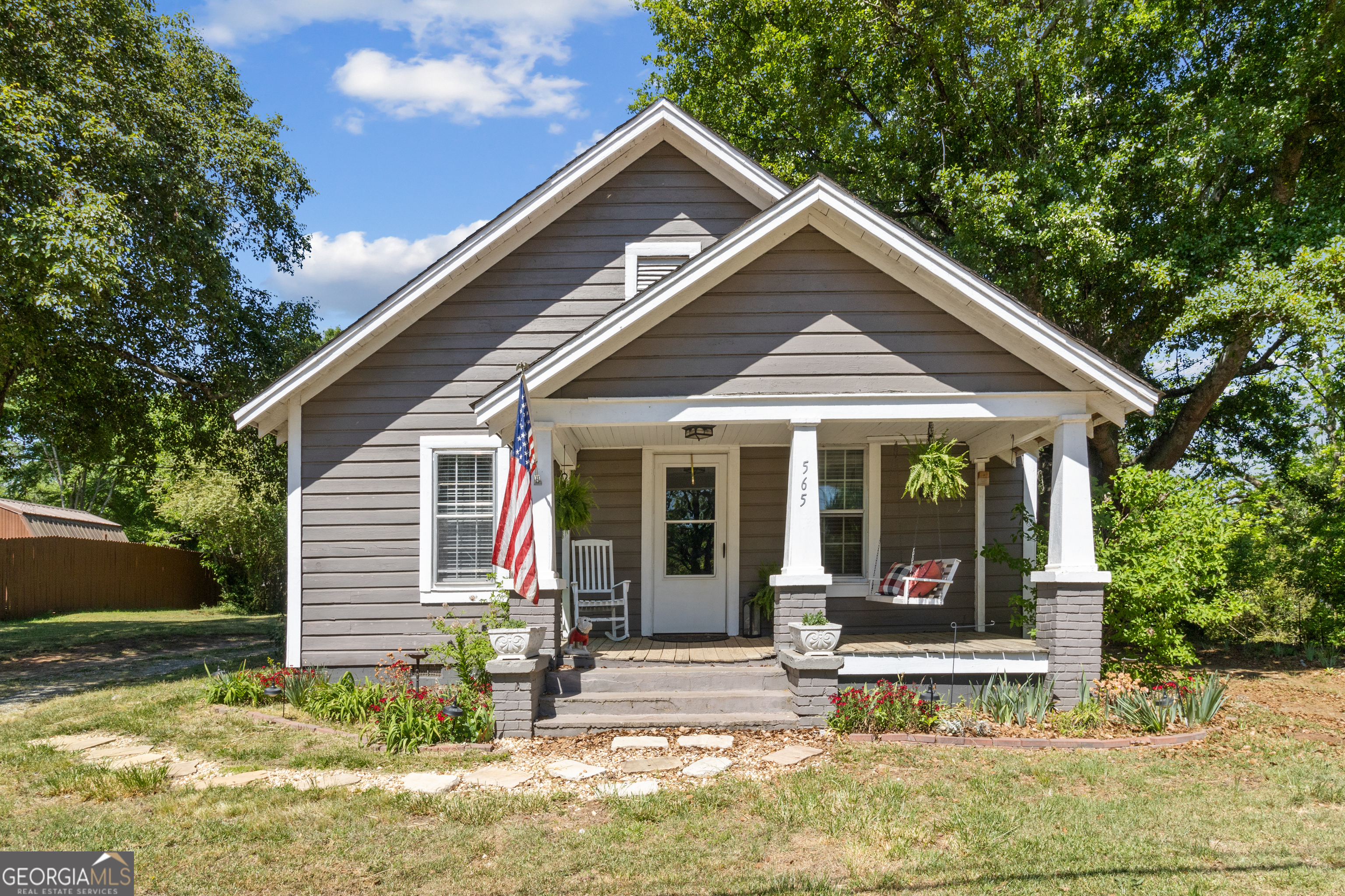 565 Williford Street Property Photo 1
