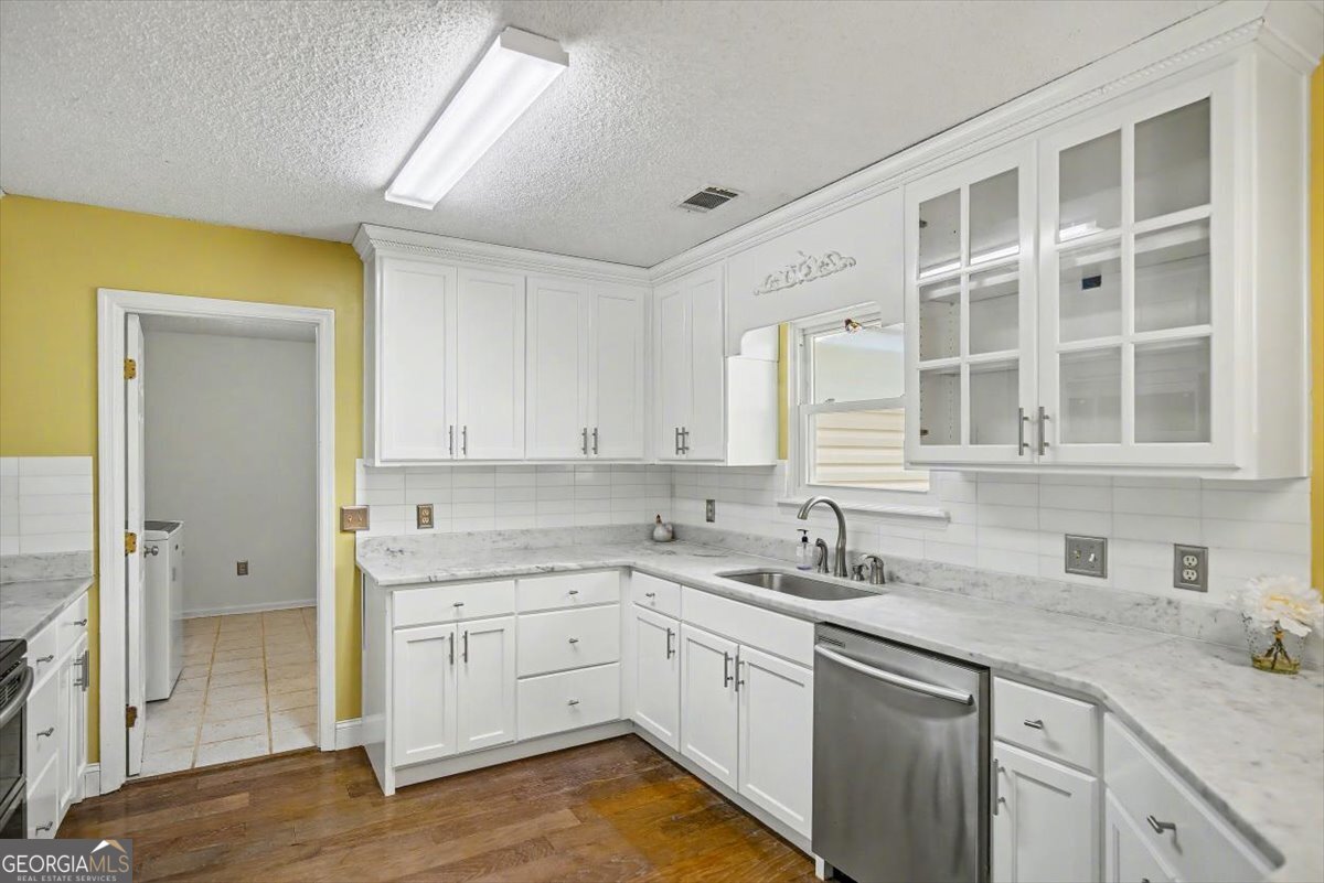 762 Robin Hood Drive Property Photo 9