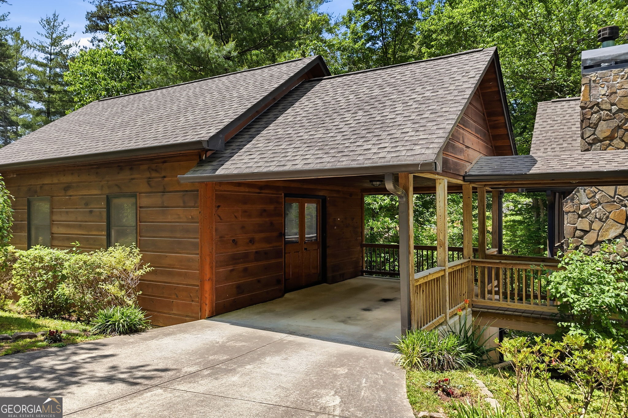 139 Deer Trail Property Photo 4