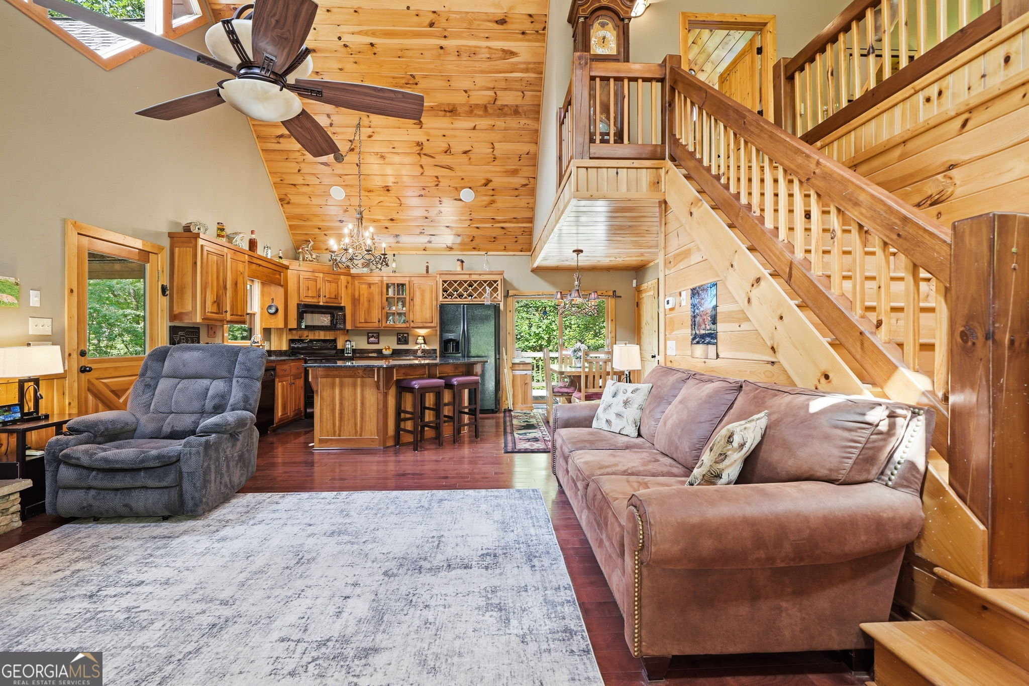 139 Deer Trail Property Photo 6