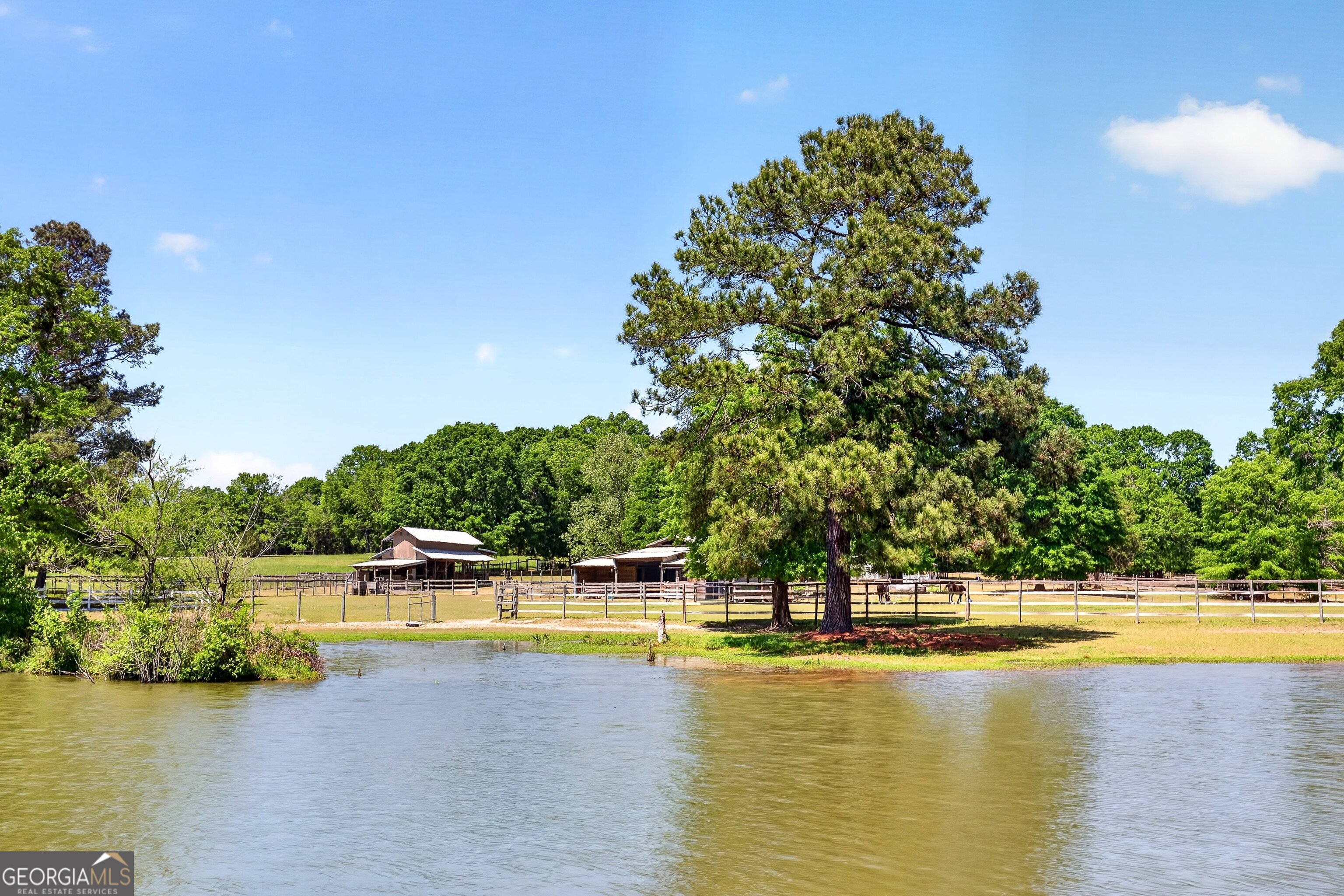 511 W Mcintosh Road Property Photo 1
