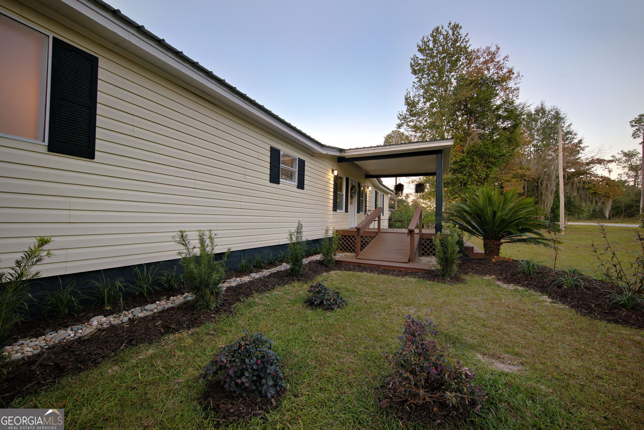 2772 Parkside Drive Property Photo 6