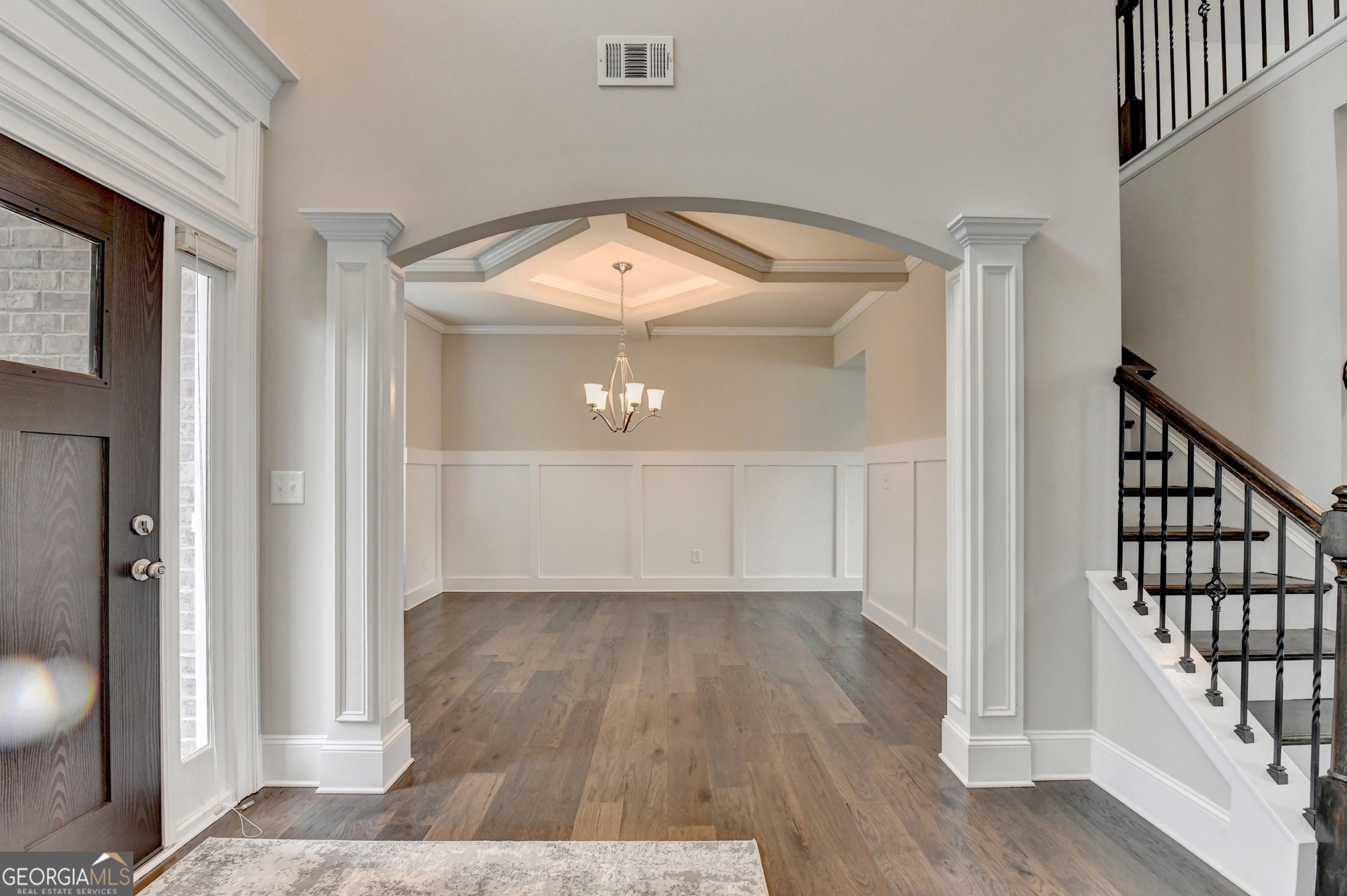 3972 Golden Gate Way Property Photo 4