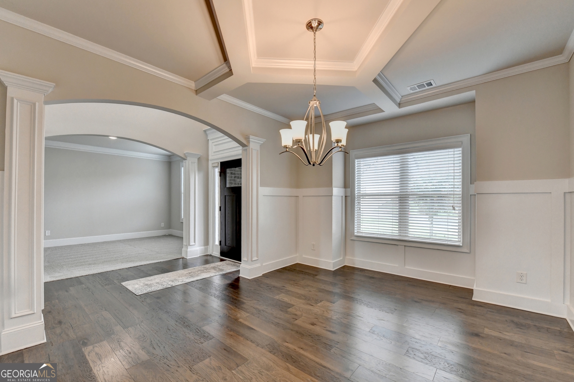 3972 Golden Gate Way Property Photo 7