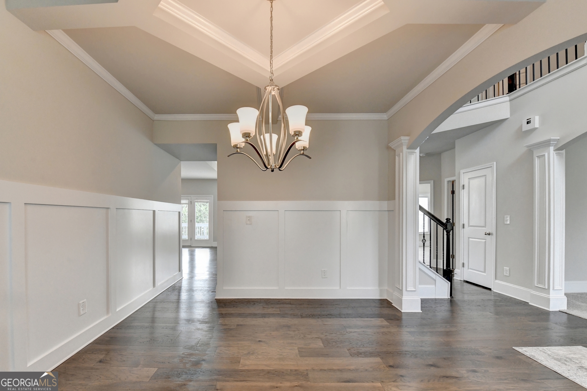 3972 Golden Gate Way Property Photo 8
