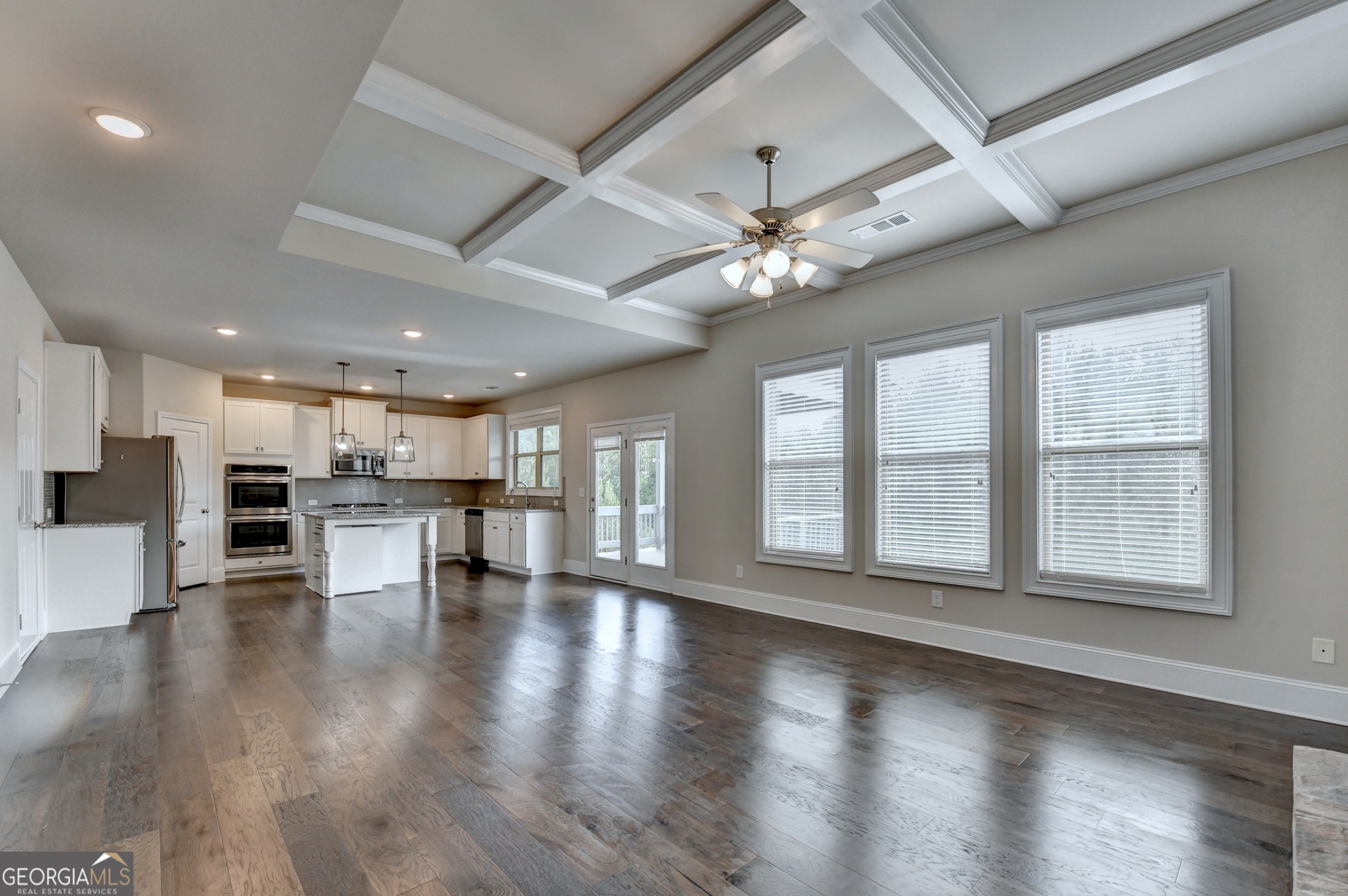 3972 Golden Gate Way Property Photo 12