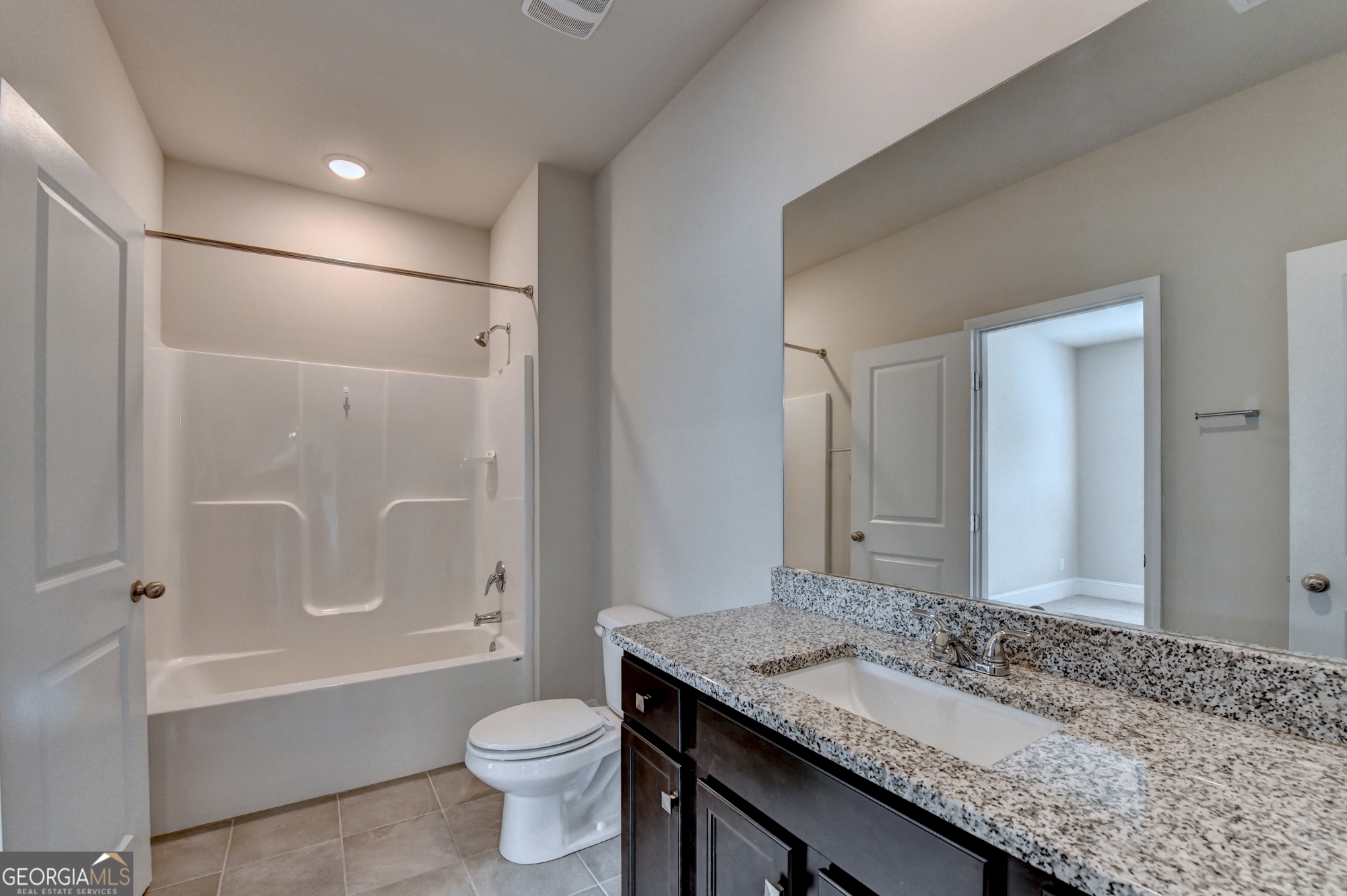 3972 Golden Gate Way Property Photo 24