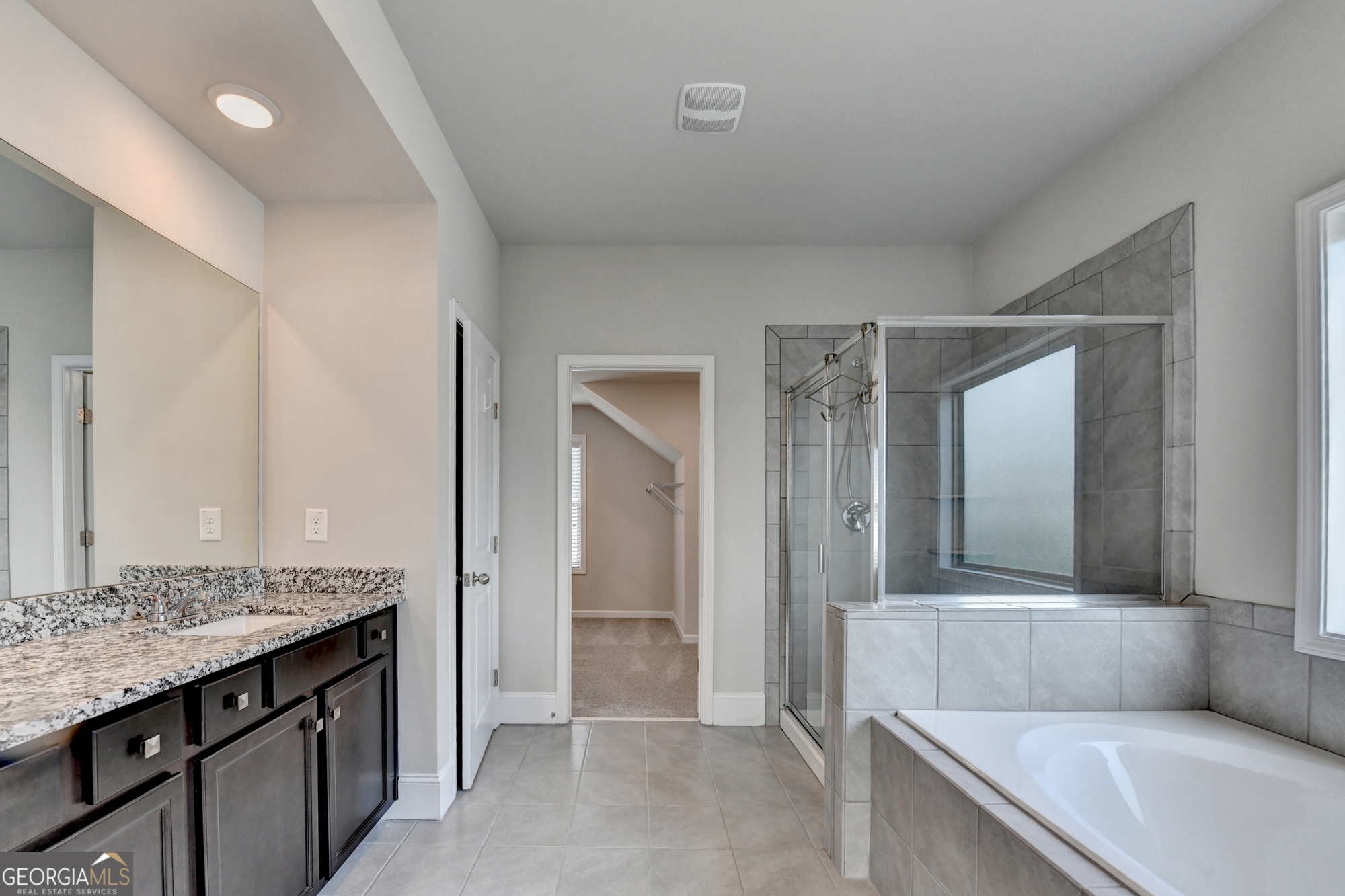 3972 Golden Gate Way Property Photo 32