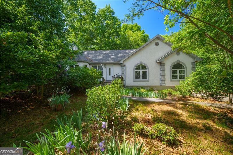 111 Allatoona Drive Property Photo 1