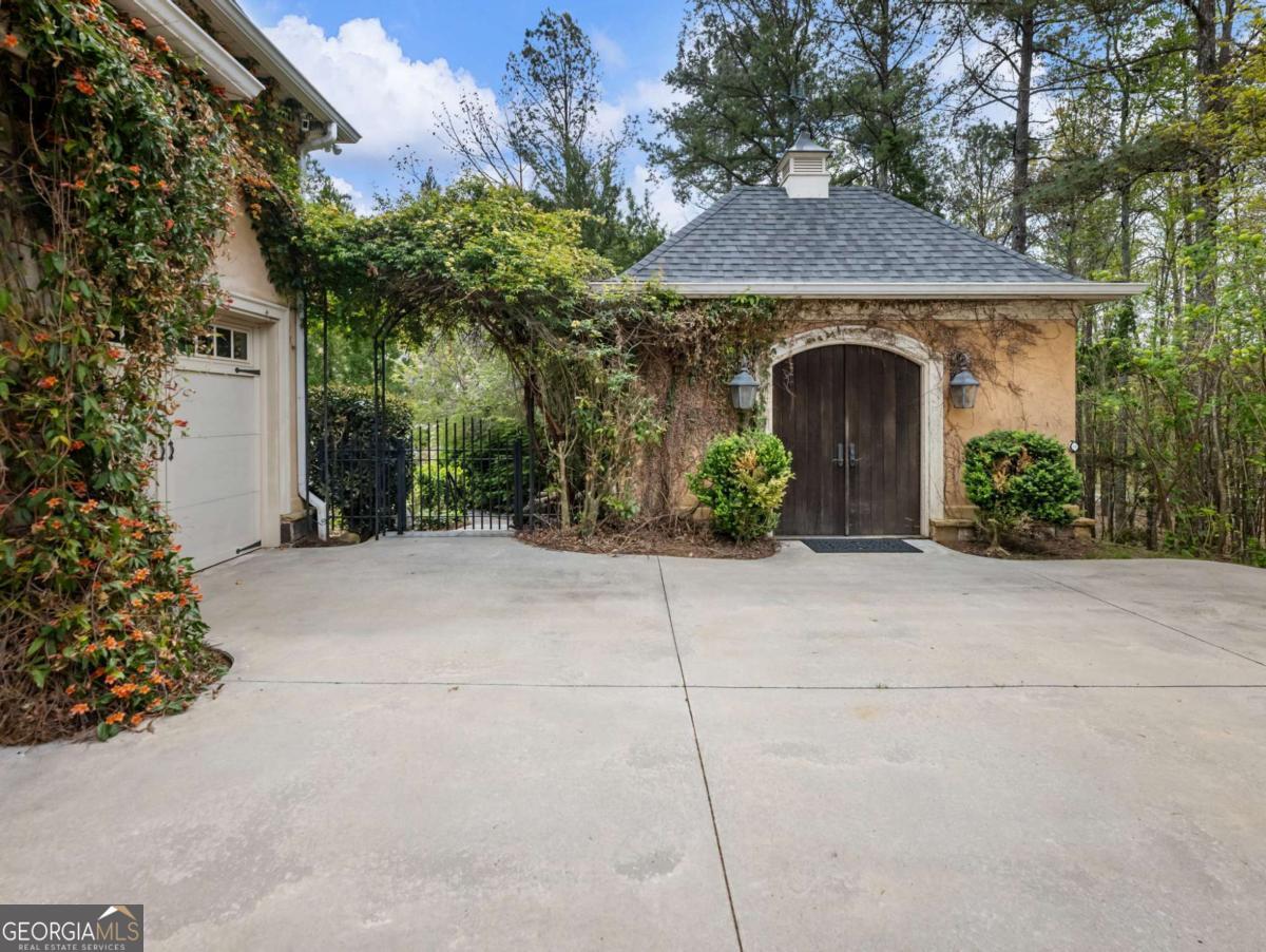 1871 Sam Snead Drive Property Photo 10