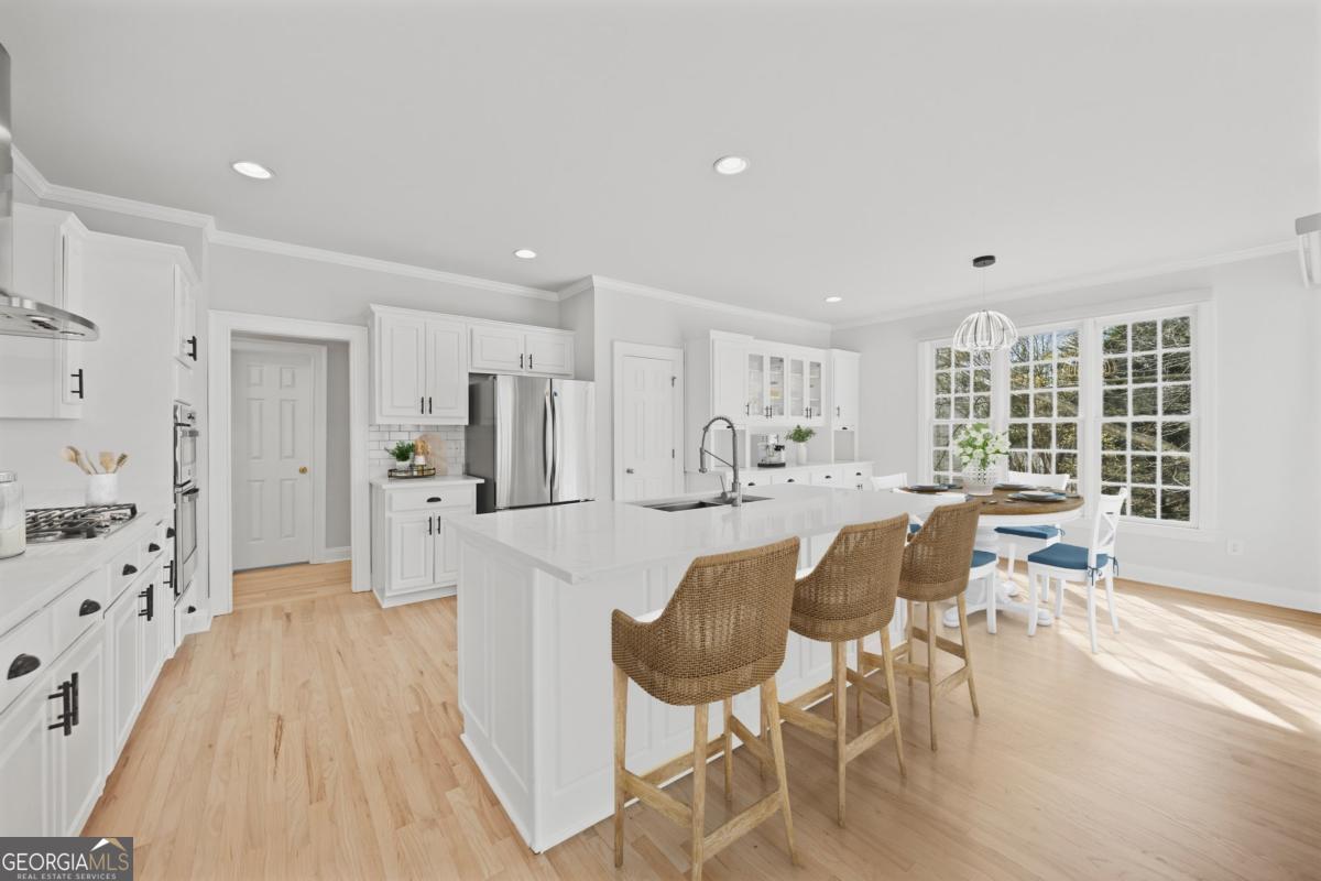 2090 Lake Windward Drive Property Photo 8