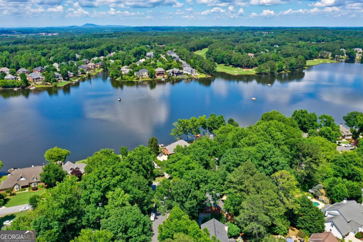 2090 Lake Windward Drive Property Photo 34